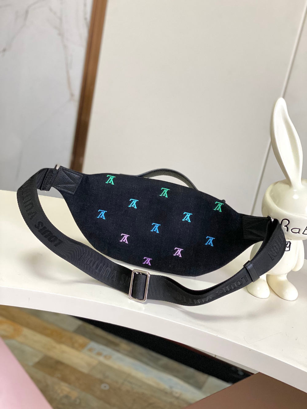 Louis Vuitton Louis Vuitton Rush Bumbag Monogram 레플리카 2번 이미지 - Bag | 세미샵 레플리카 사이트