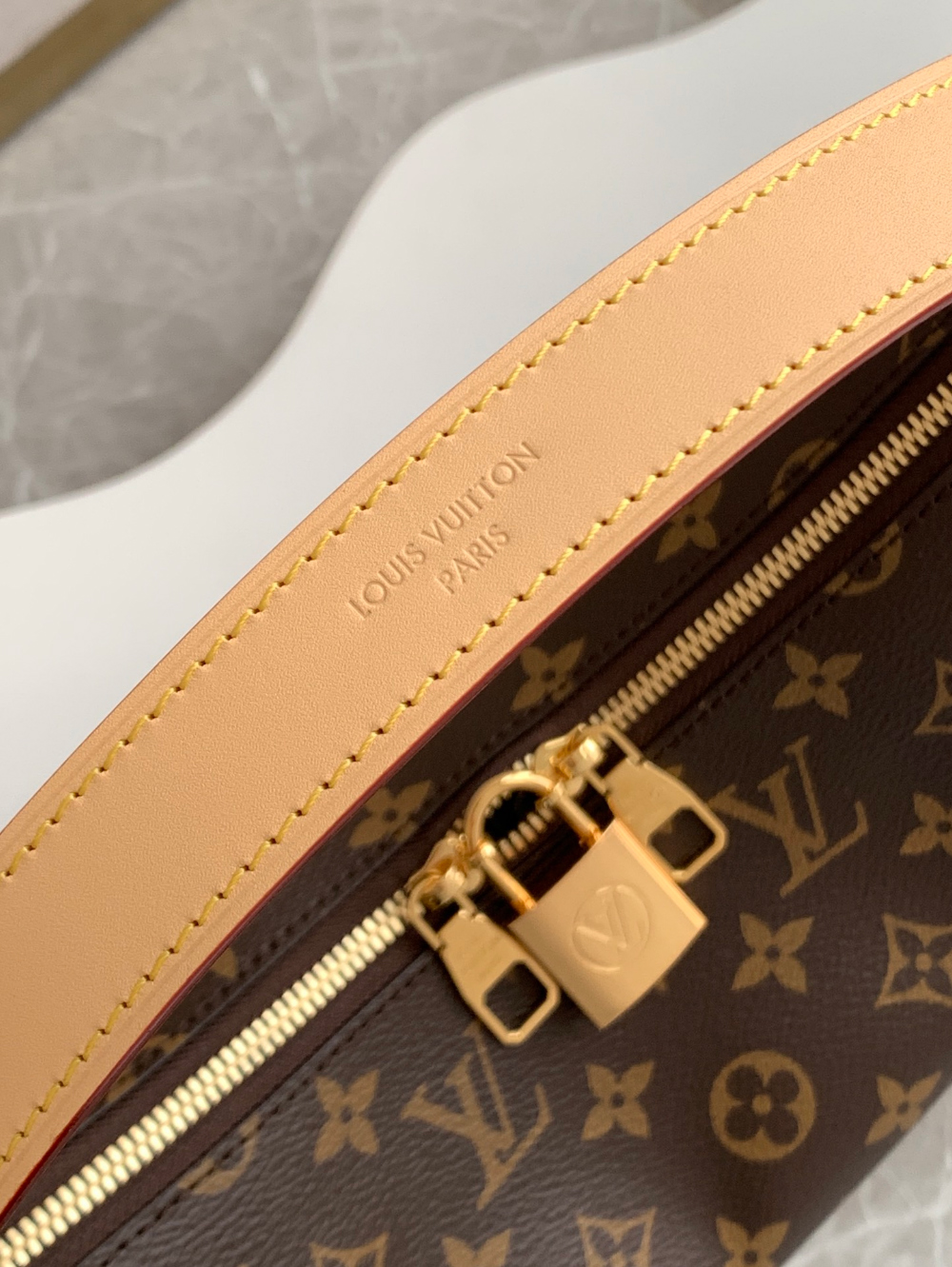 Louis Vuitton Louis Vuitton Slouchy Monogram PM 레플리카 6번 이미지 - Bag | 세미샵 레플리카 사이트