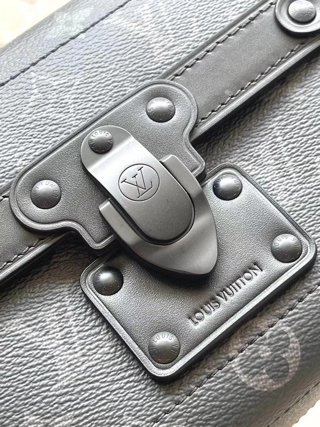 Louis Vuitton Louis Vuitton Soul Trunk Monogram Eclipse 레플리카 5번 이미지 - Bag | 세미샵 레플리카 사이트