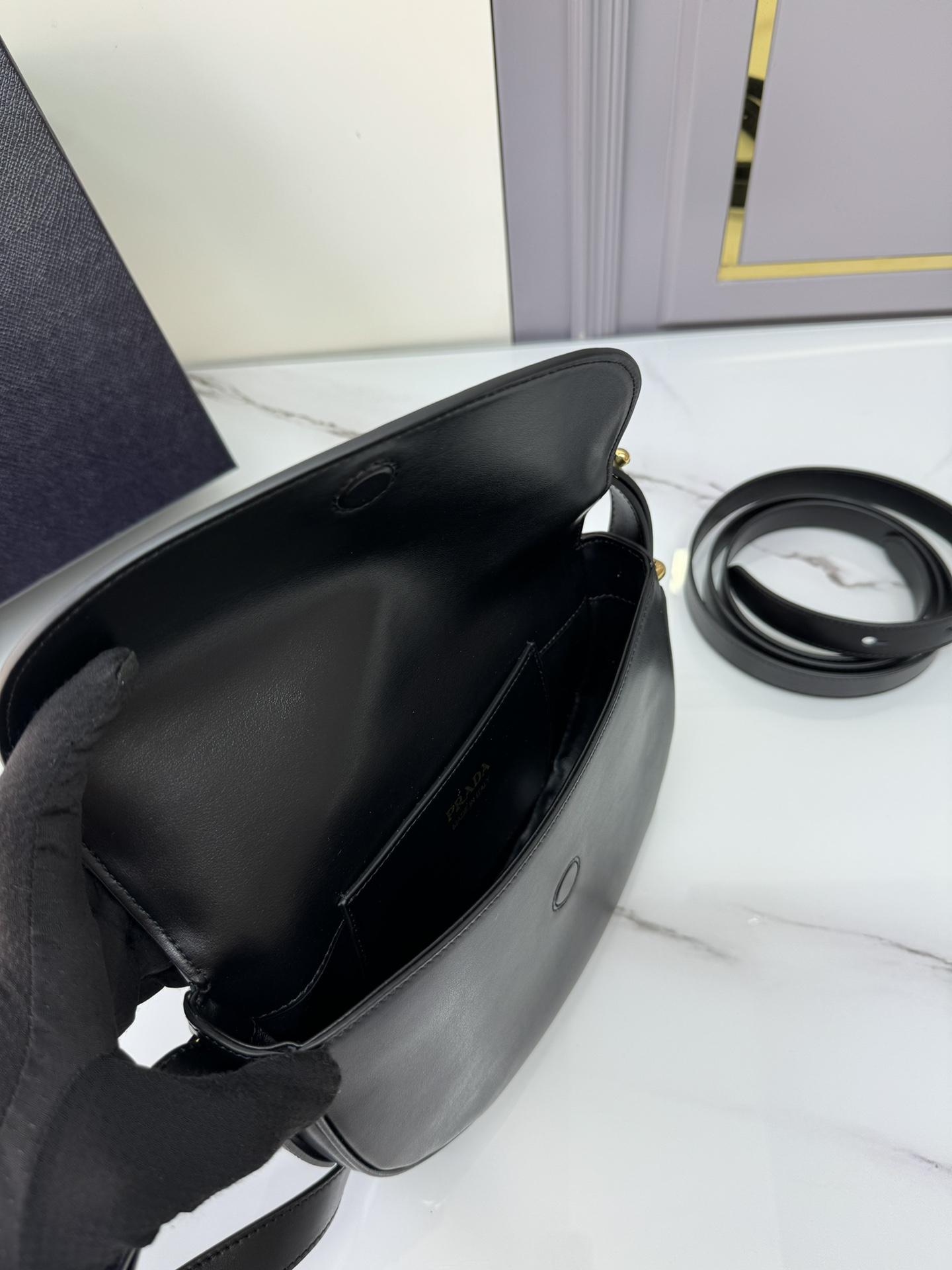 P R A D A Prada Arque Leather Shoulder Flap 레플리카 24번 이미지 - Bag | 세미샵 레플리카 사이트