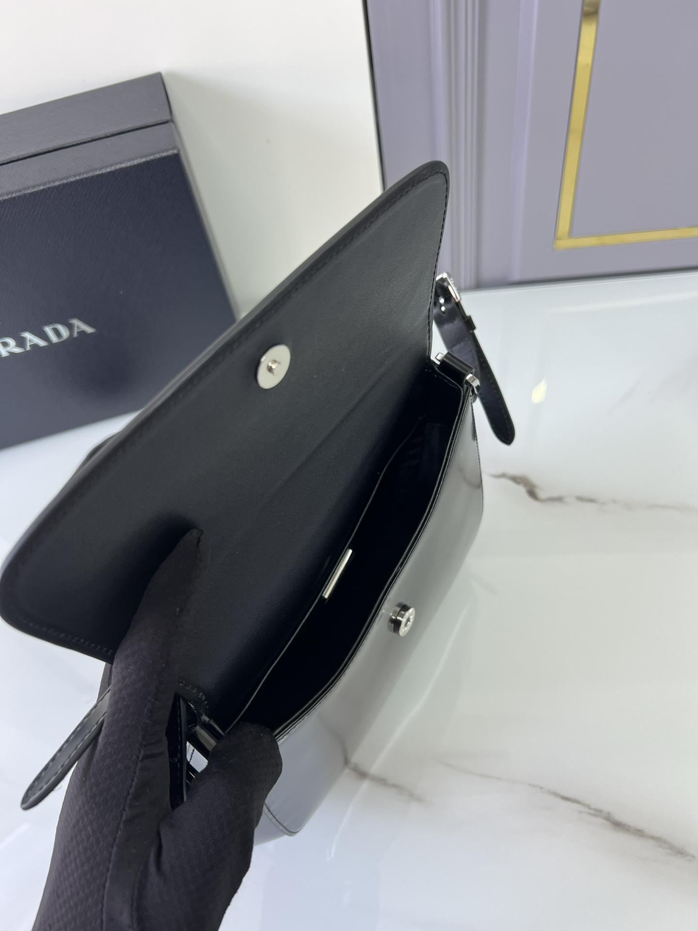 P R A D A Prada Brushed Cleo Flap 레플리카 15번 이미지 - Bag | 세미샵 레플리카 사이트