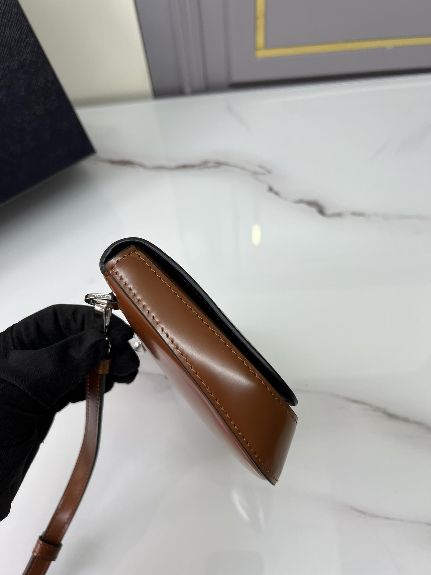 P R A D A Prada Brushed Leather Mini 레플리카 19번 이미지 - Bag | 세미샵 레플리카 사이트