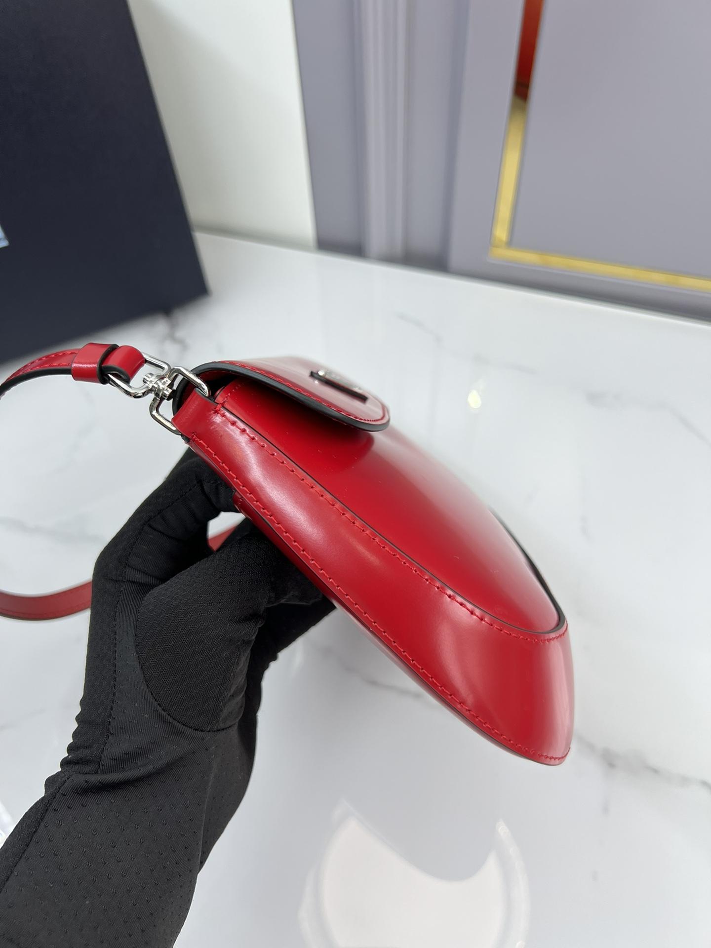 P R A D A Prada Cleo Brushed Leather Flap Shoulder 레플리카 3번 이미지 - Bag | 세미샵 레플리카 사이트