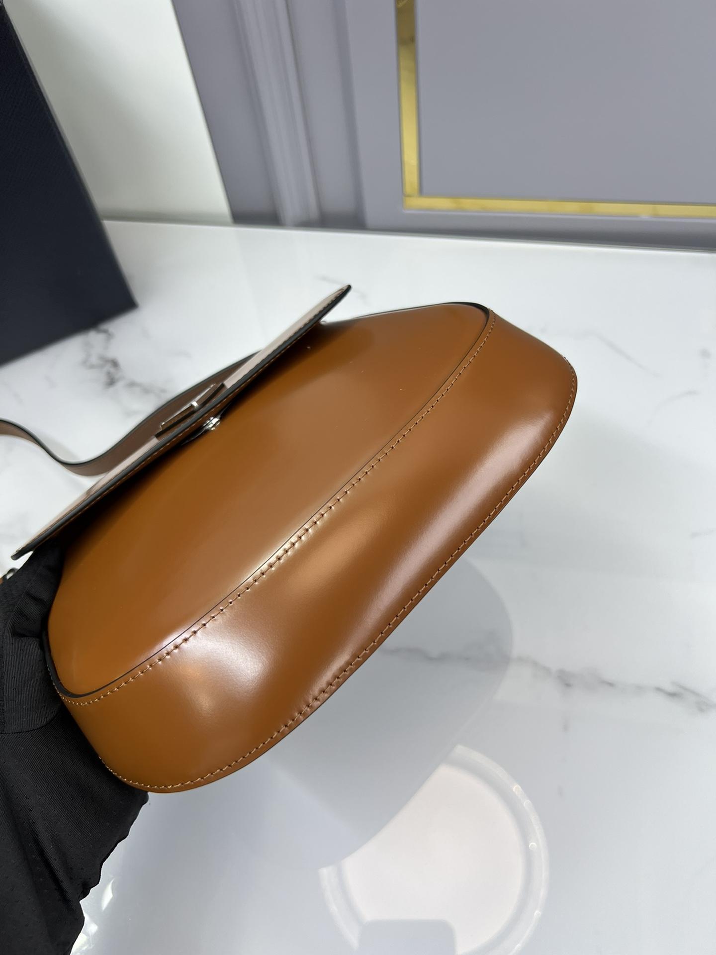 P R A D A Prada Cleo Brushed Leather Flap Shoulder 레플리카 11번 이미지 - Bag | 세미샵 레플리카 사이트