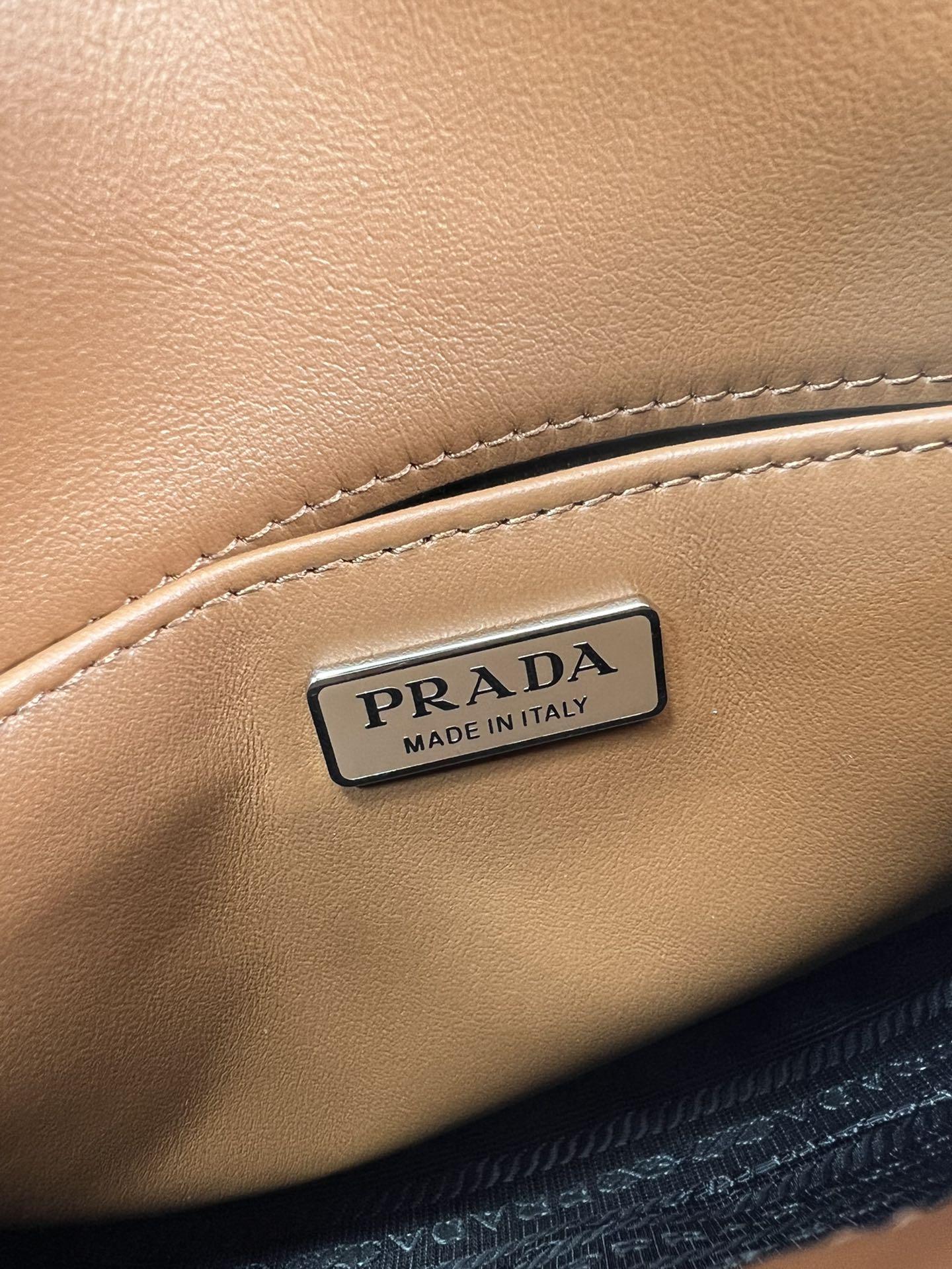 P R A D A Prada Cleo Brushed Leather Flap Shoulder 레플리카 14번 이미지 - Bag | 세미샵 레플리카 사이트