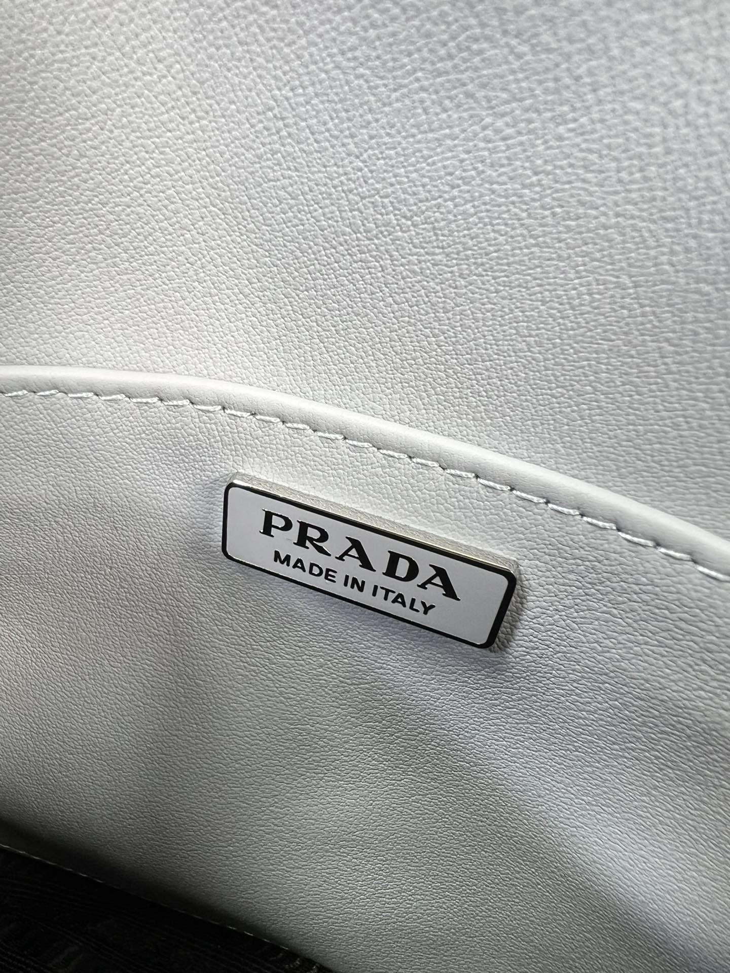P R A D A Prada Cleo Brushed Leather Flap Shoulder 레플리카 32번 이미지 - Bag | 세미샵 레플리카 사이트
