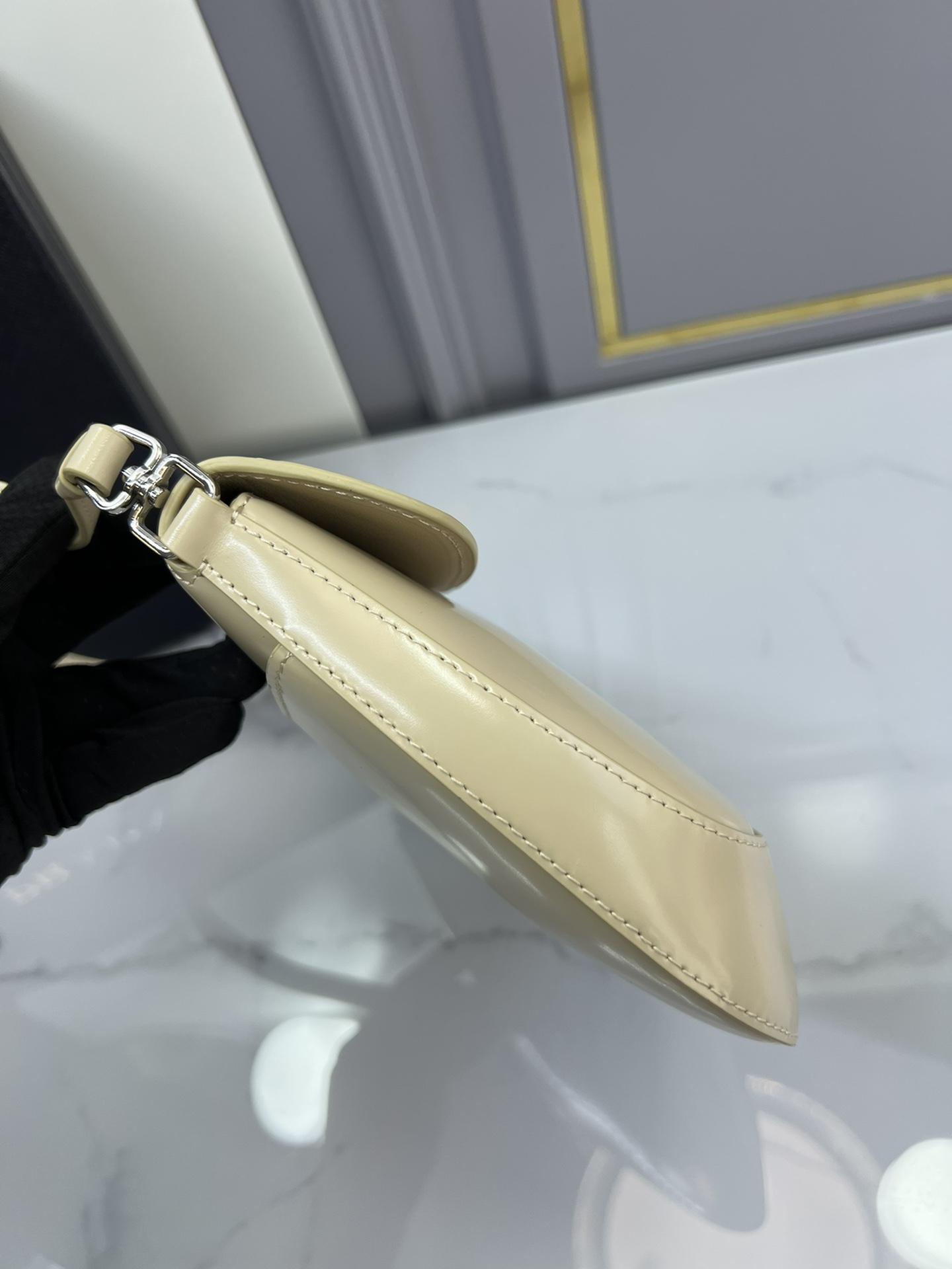 P R A D A Prada Cleo Brushed Leather Flap Shoulder 레플리카 44번 이미지 - Bag | 세미샵 레플리카 사이트