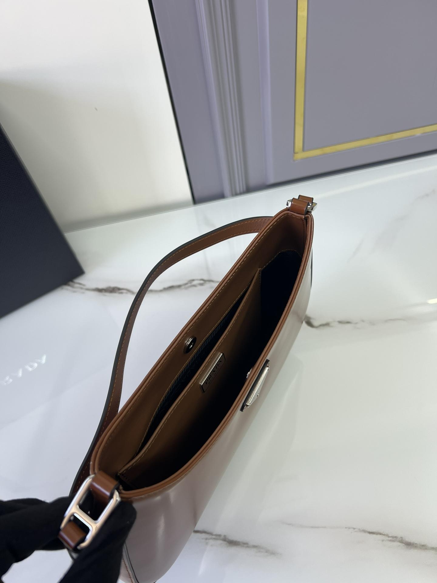 P R A D A Prada Cleo Brushed Leather Shoulder 레플리카 30번 이미지 - Bag | 세미샵 레플리카 사이트