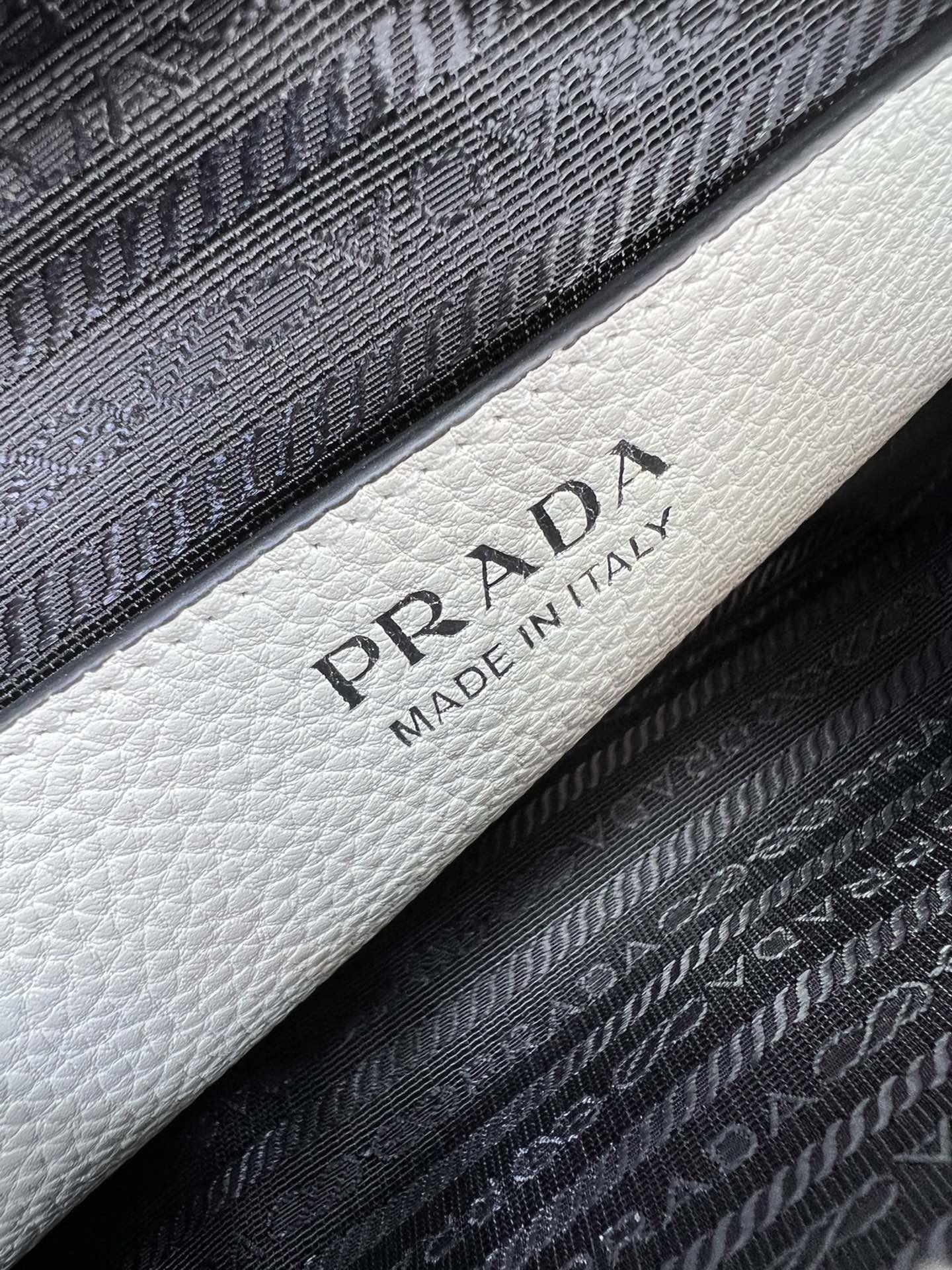 P R A D A Prada Flou Shoulder 레플리카 16번 이미지 - Bag | 세미샵 레플리카 사이트