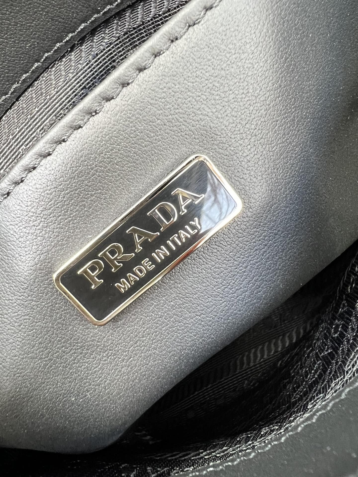 P R A D A Prada Leather Bucket 레플리카 15번 이미지 - Bag | 세미샵 레플리카 사이트