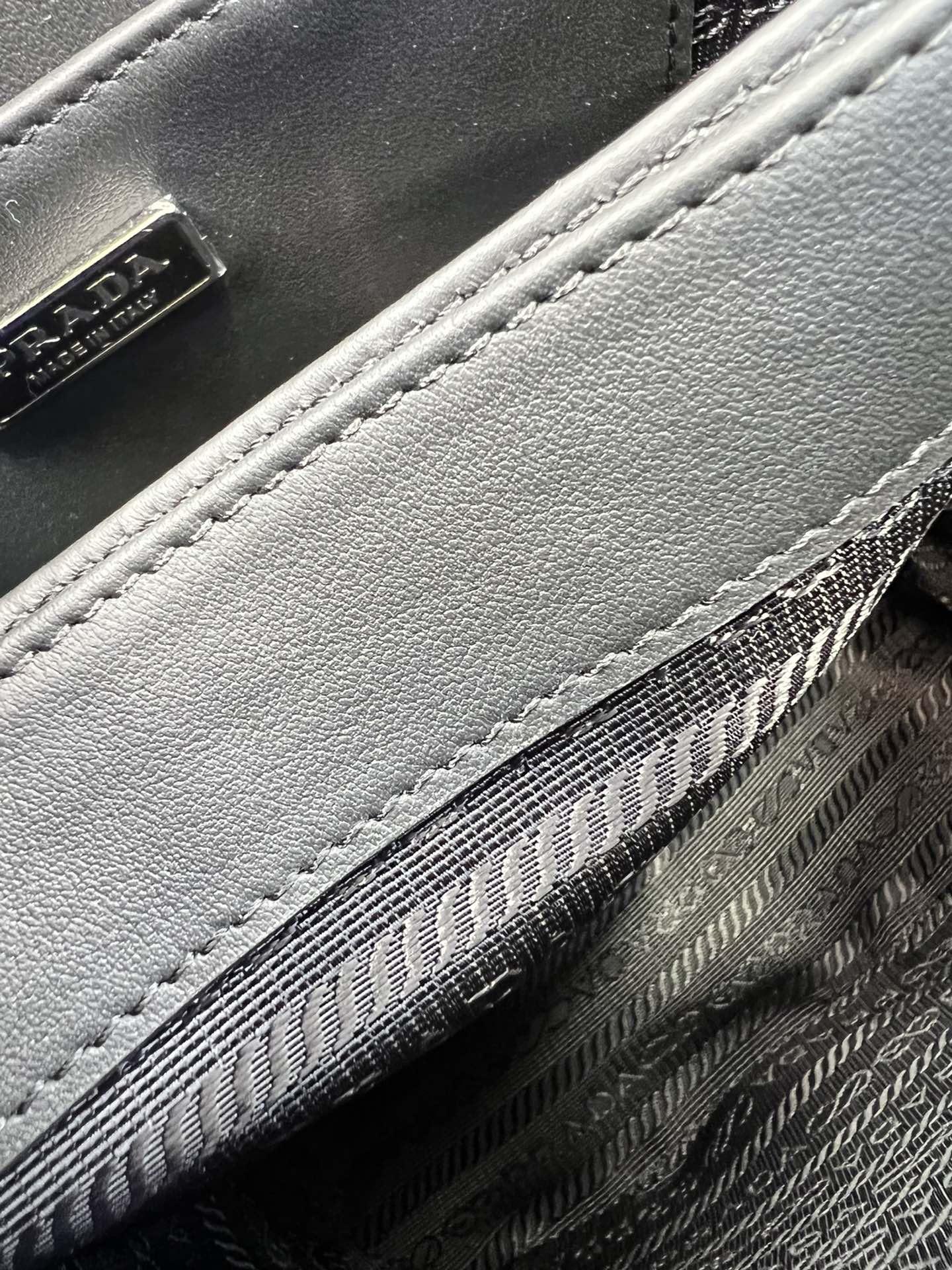 P R A D A Prada Leather Bucket 레플리카 16번 이미지 - Bag | 세미샵 레플리카 사이트