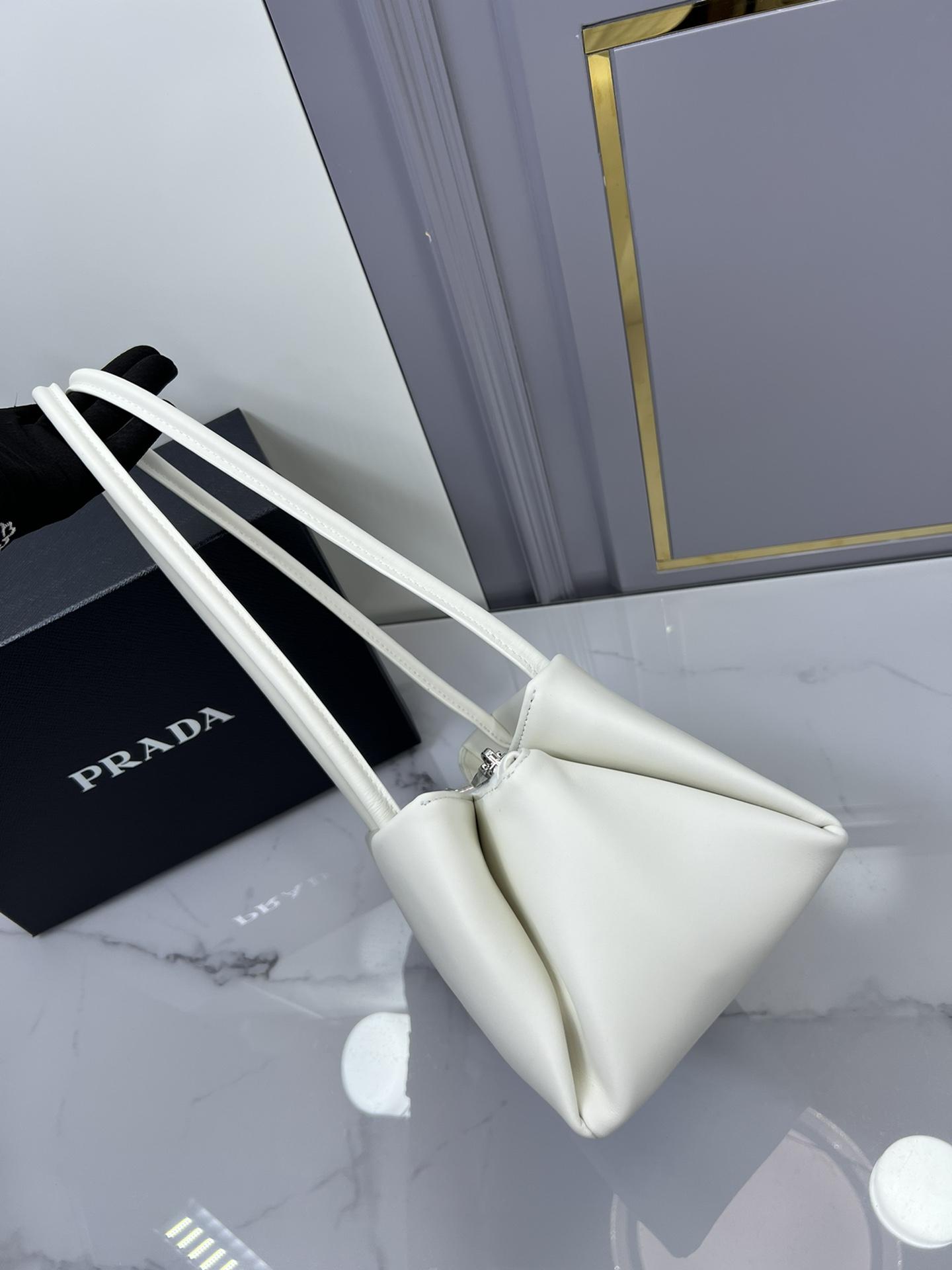 P R A D A Prada Leather Mini Bag 레플리카 3번 이미지 - Bag | 세미샵 레플리카 사이트