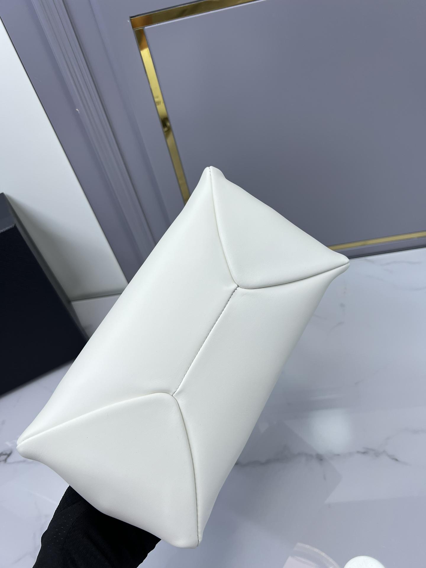 P R A D A Prada Leather Mini Bag 레플리카 4번 이미지 - Bag | 세미샵 레플리카 사이트