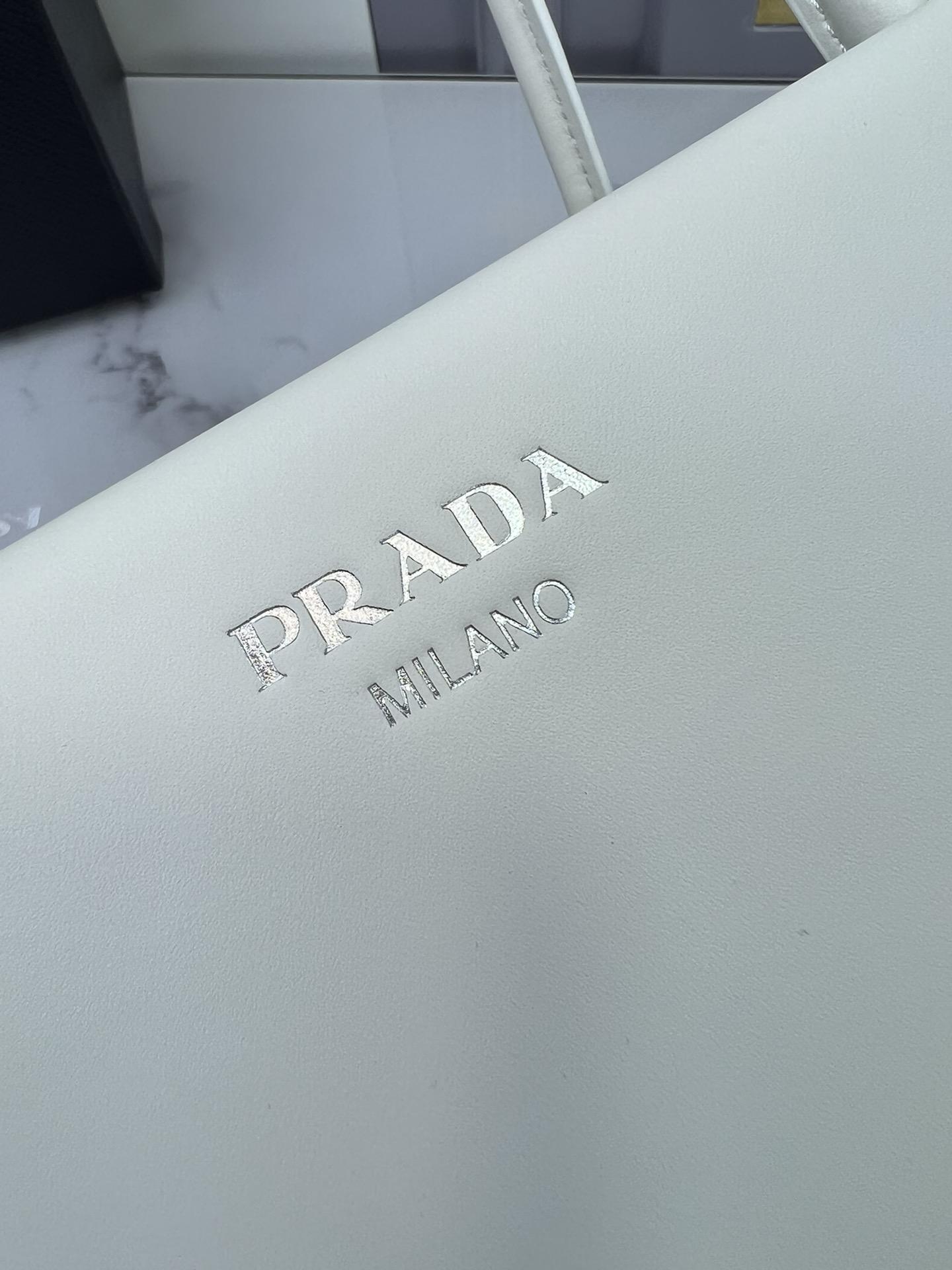 P R A D A Prada Leather Mini Bag 레플리카 5번 이미지 - Bag | 세미샵 레플리카 사이트
