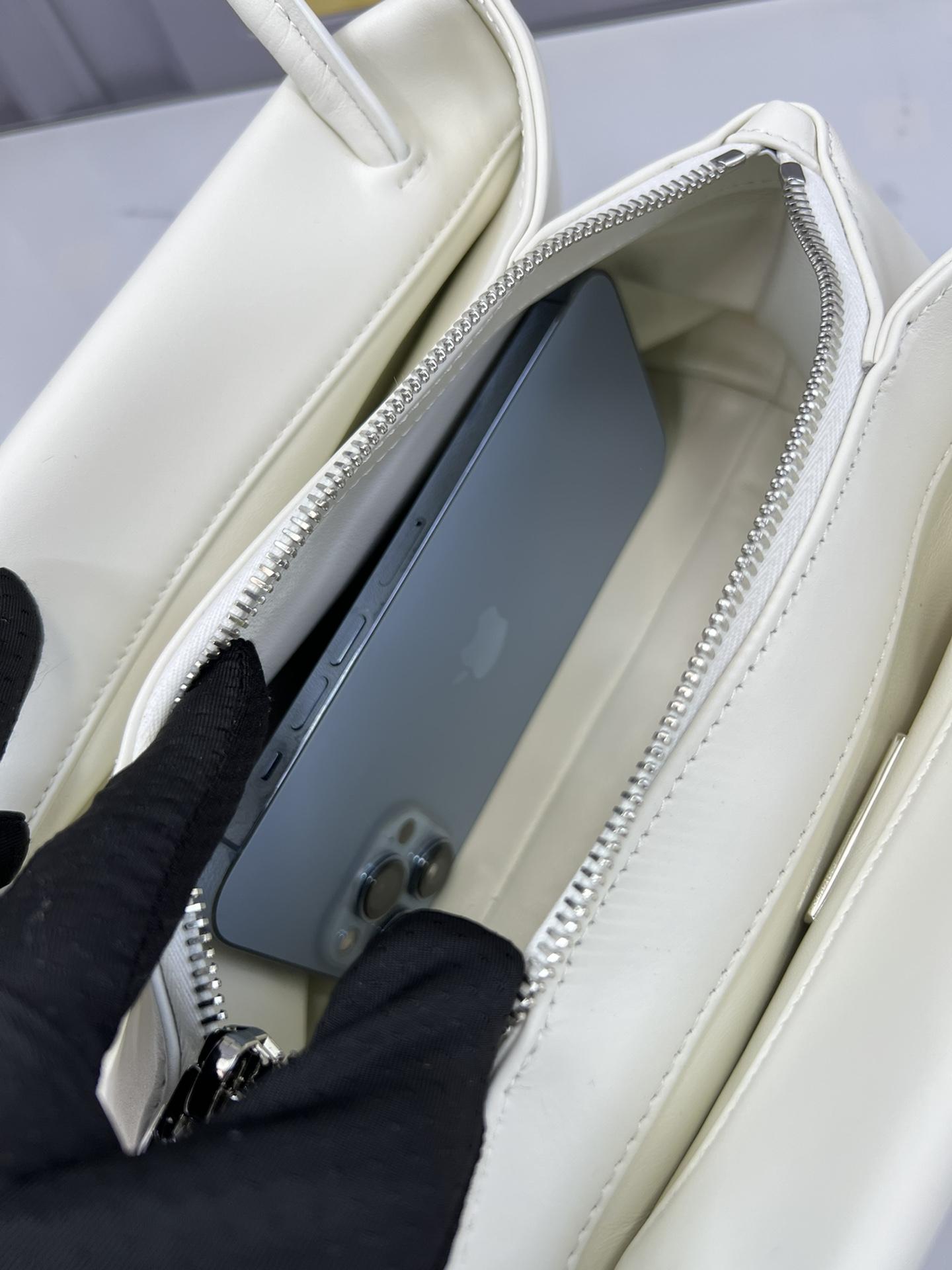 P R A D A Prada Leather Mini Bag 레플리카 7번 이미지 - Bag | 세미샵 레플리카 사이트