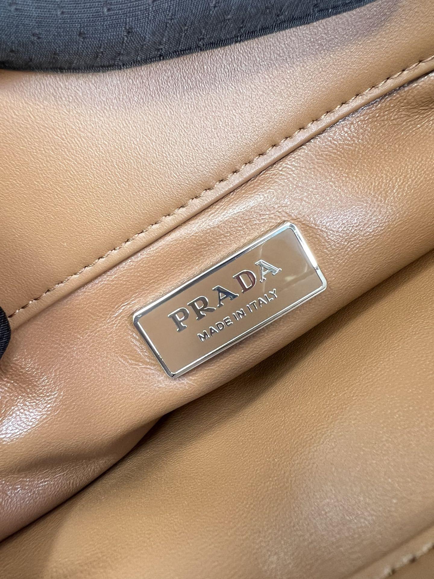P R A D A Prada Leather Mini Bag 레플리카 15번 이미지 - Bag | 세미샵 레플리카 사이트