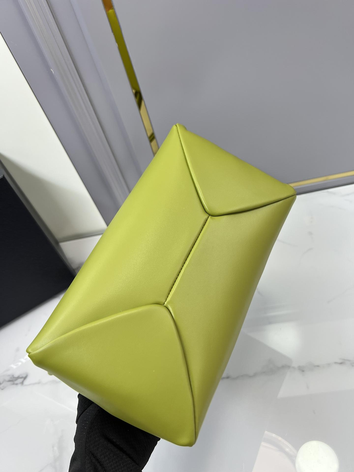 P R A D A Prada Leather Mini Bag 레플리카 28번 이미지 - Bag | 세미샵 레플리카 사이트