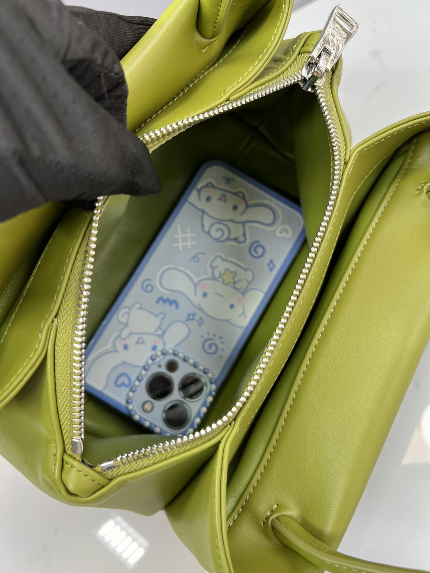 P R A D A Prada Leather Mini Bag 레플리카 31번 이미지 - Bag | 세미샵 레플리카 사이트