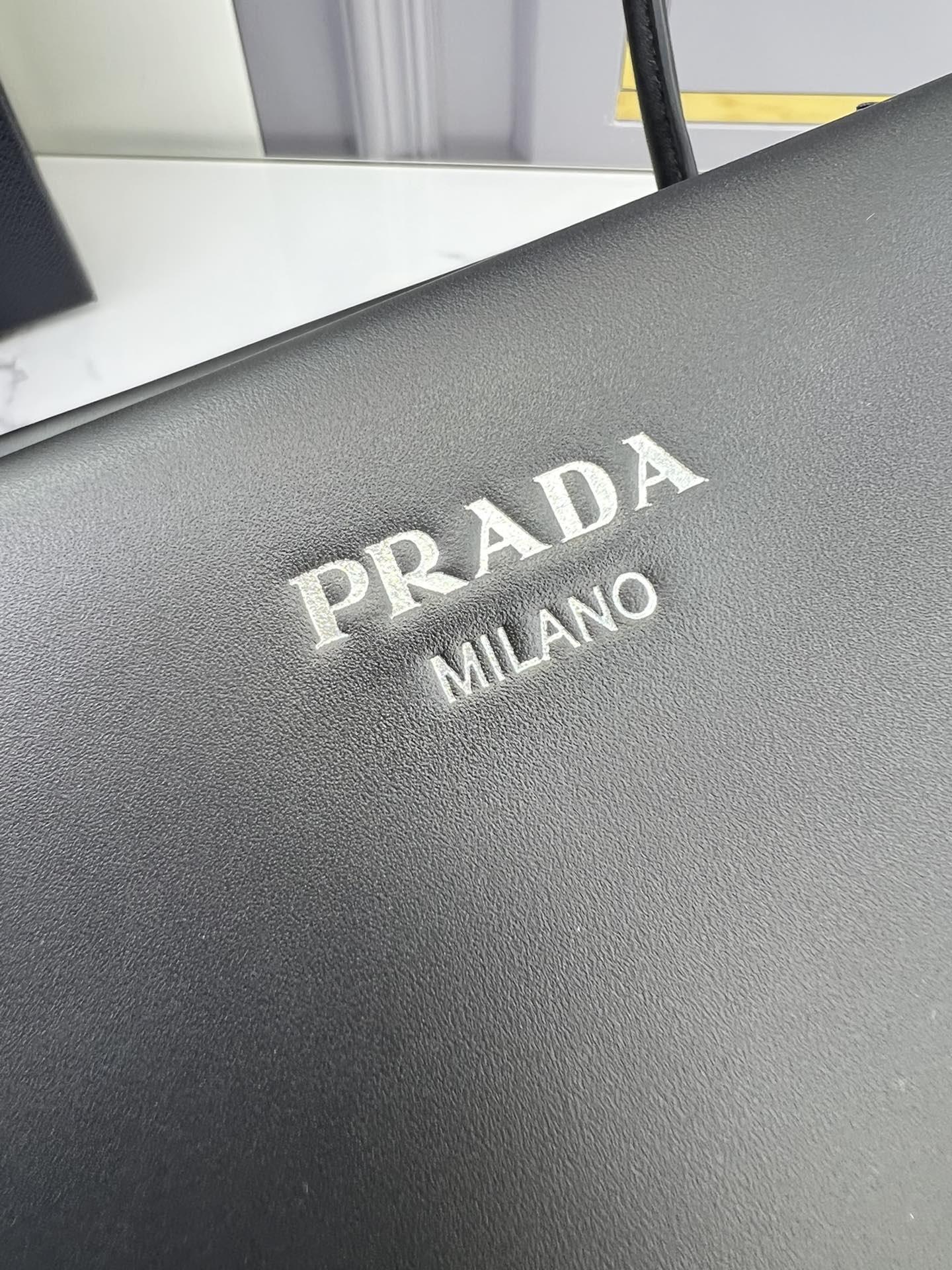 P R A D A Prada Leather Mini Bag 레플리카 37번 이미지 - Bag | 세미샵 레플리카 사이트