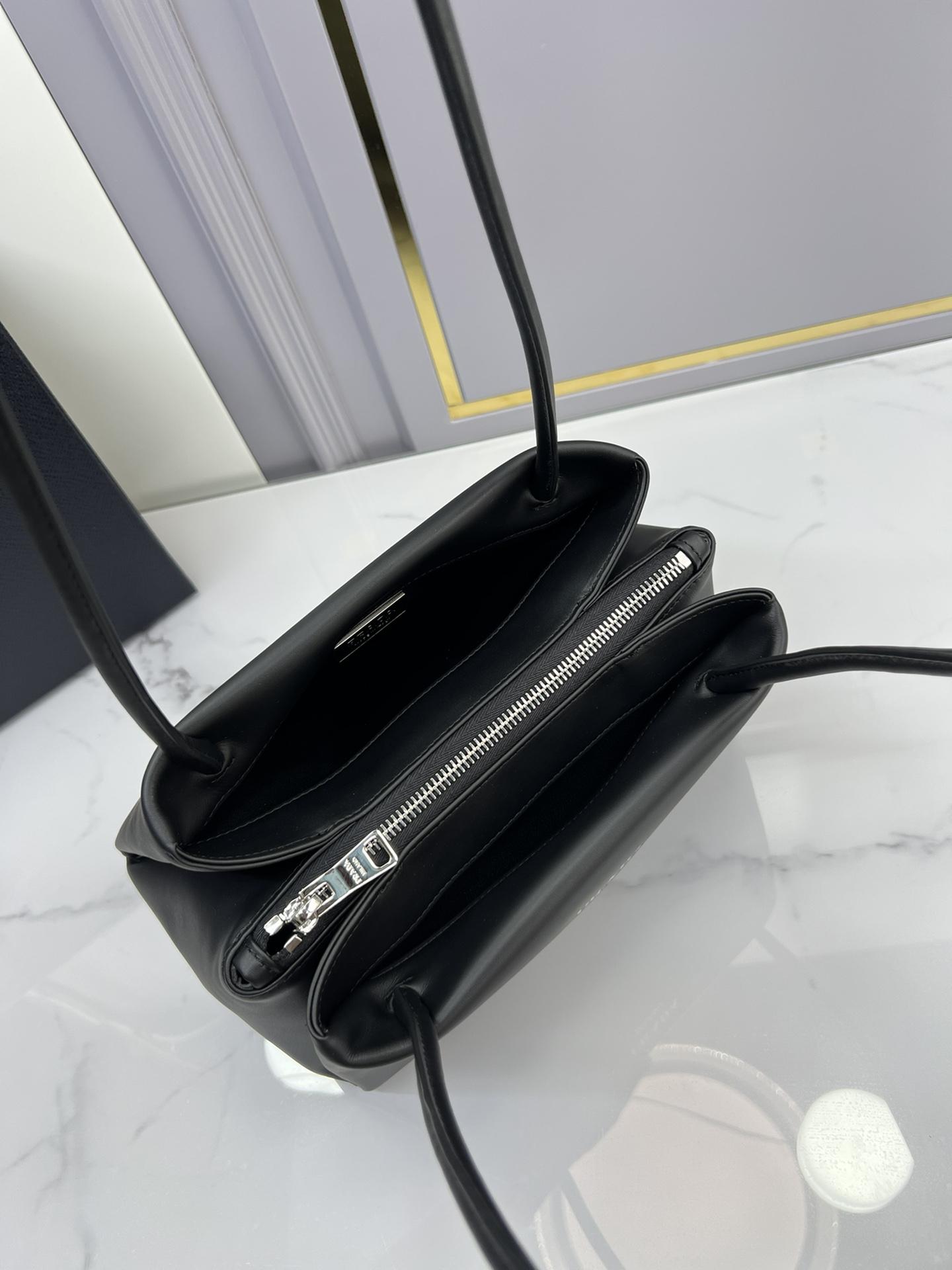 P R A D A Prada Leather Mini Bag 레플리카 38번 이미지 - Bag | 세미샵 레플리카 사이트