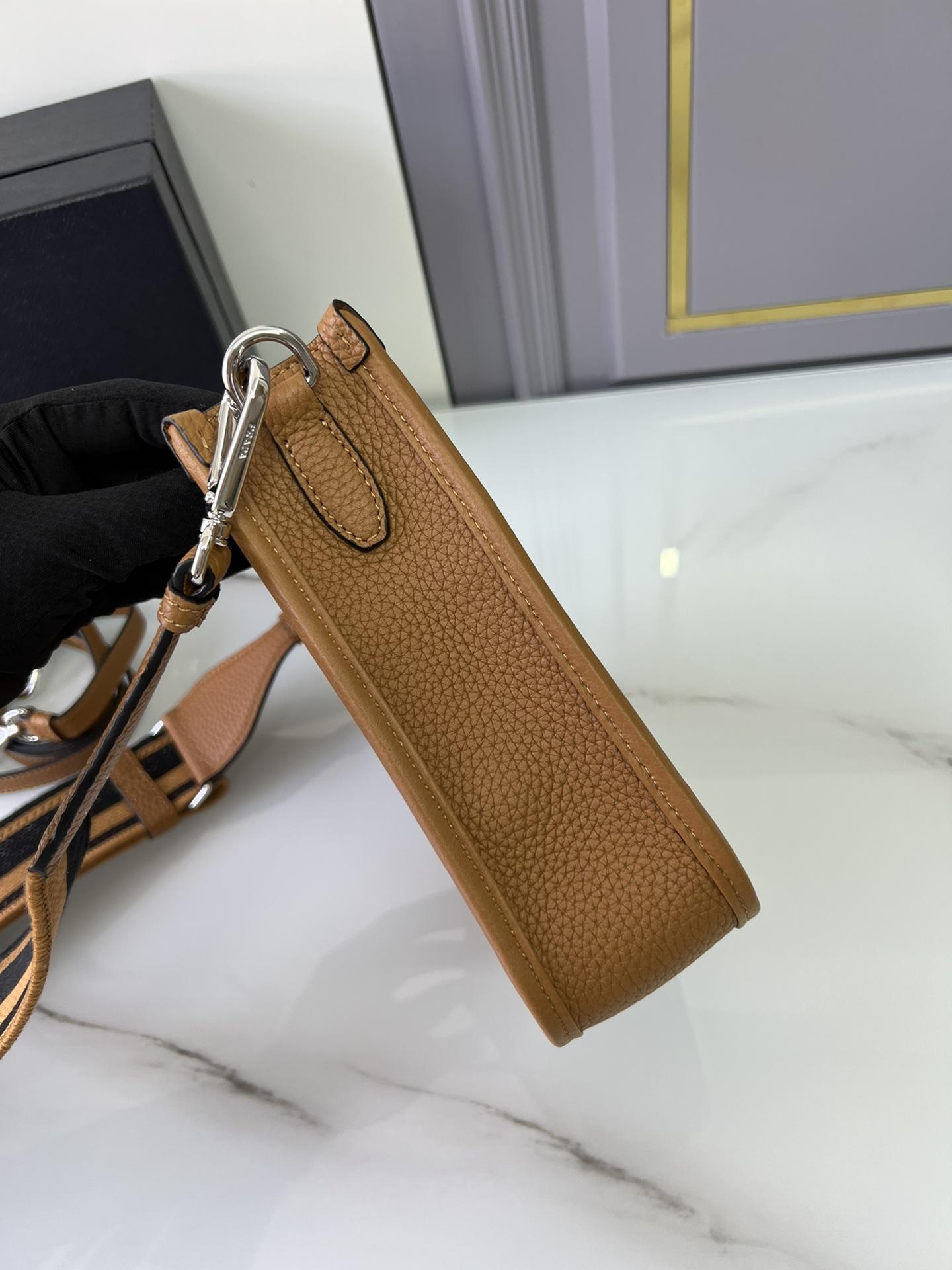 P R A D A Prada Leather Mini Shoulder 레플리카 27번 이미지 - Bag | 세미샵 레플리카 사이트