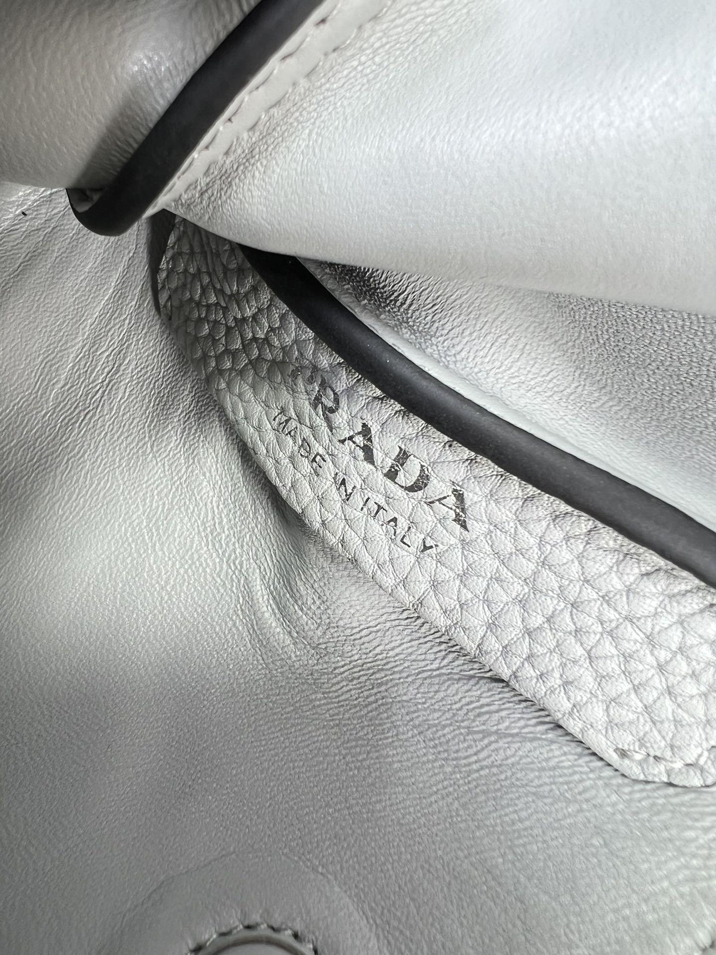 P R A D A Prada Mini Tote 레플리카 16번 이미지 - Bag | 세미샵 레플리카 사이트