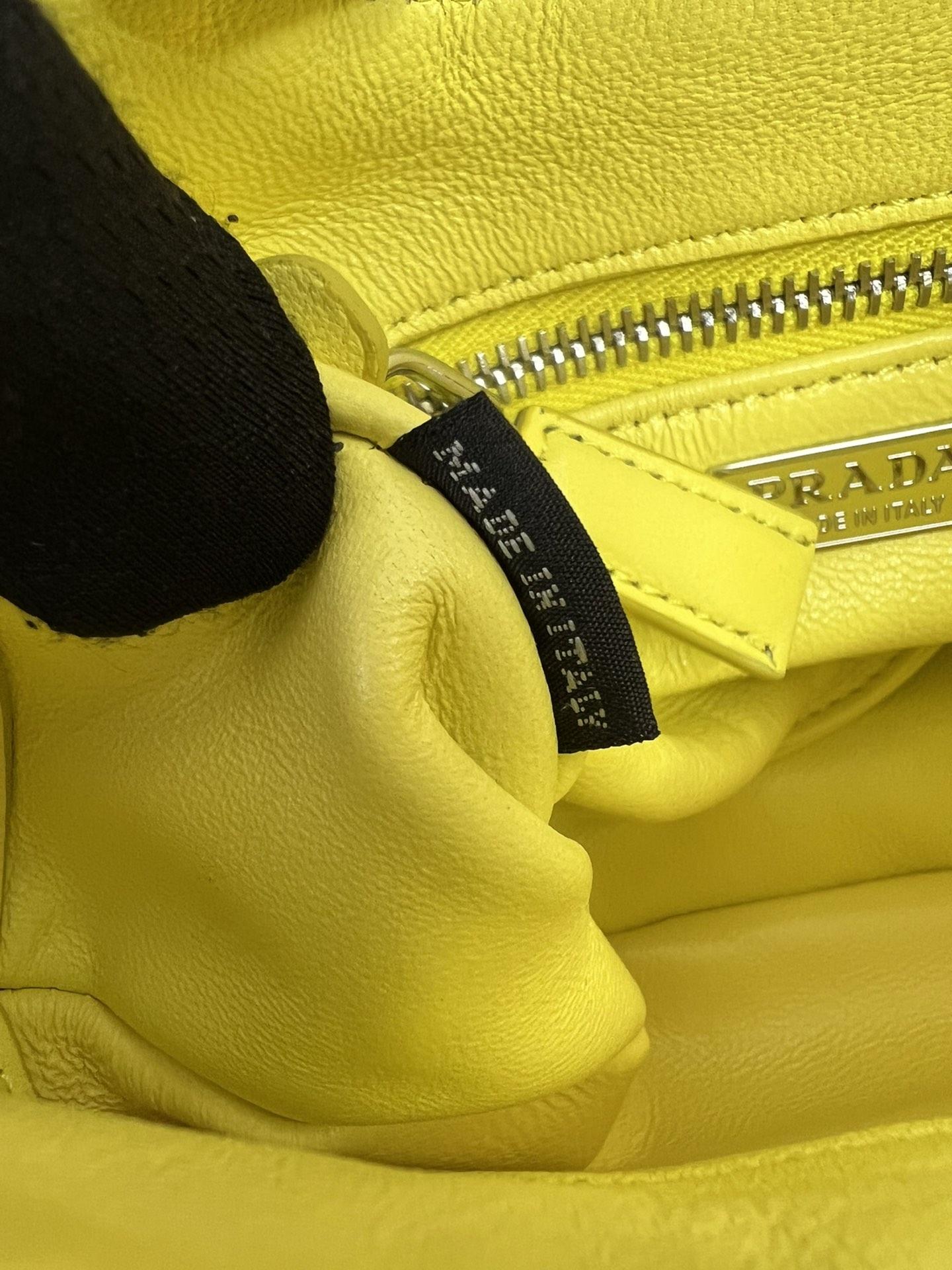 P R A D A Prada Moon Re-nylon and Leather Bag 레플리카 8번 이미지 - Bag | 세미샵 레플리카 사이트