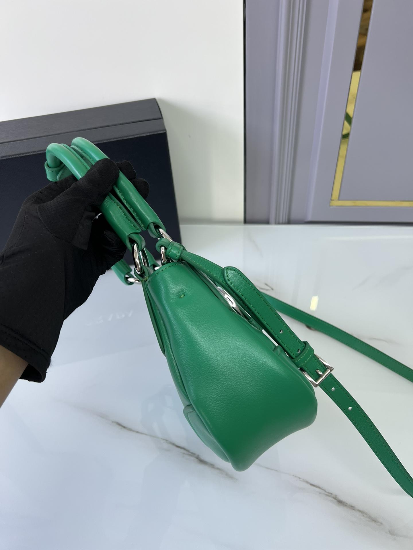 P R A D A Prada Moon Re-nylon and Leather Bag 레플리카 19번 이미지 - Bag | 세미샵 레플리카 사이트