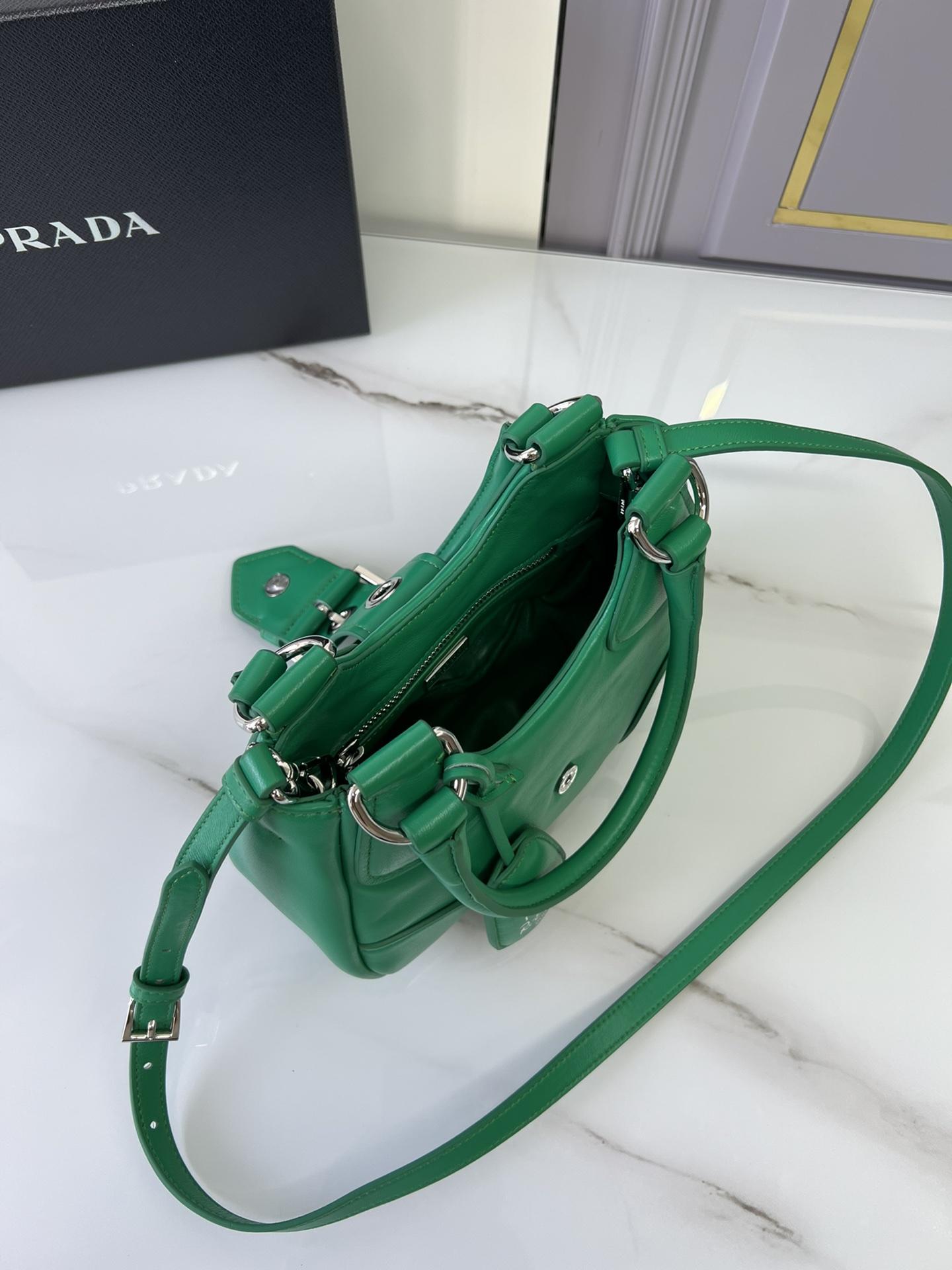 P R A D A Prada Moon Re-nylon and Leather Bag 레플리카 22번 이미지 - Bag | 세미샵 레플리카 사이트