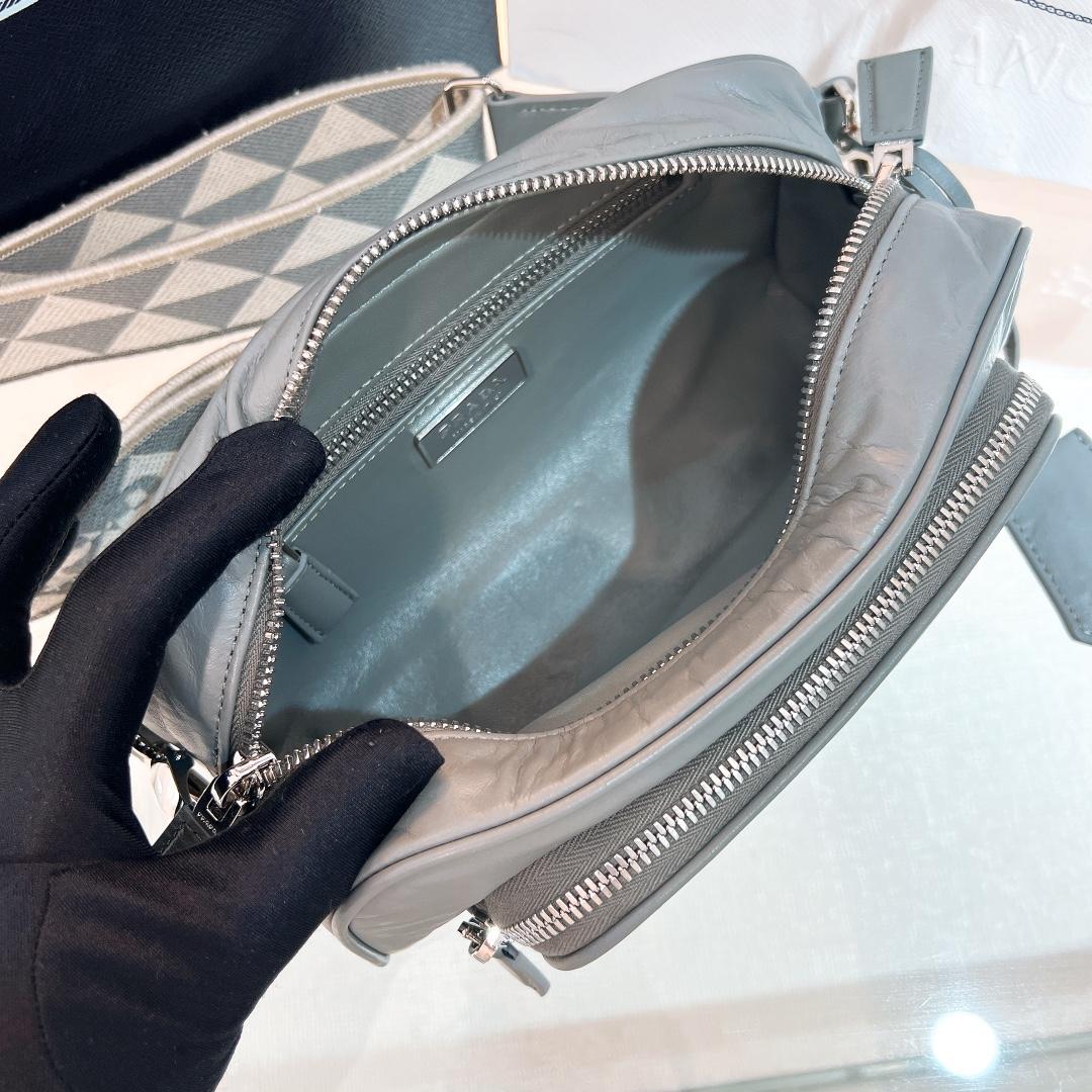 P R A D A Prada Nappa Antique Leather Multi Pocket Shoulder 레플리카 27번 이미지 - Bag | 세미샵 레플리카 사이트