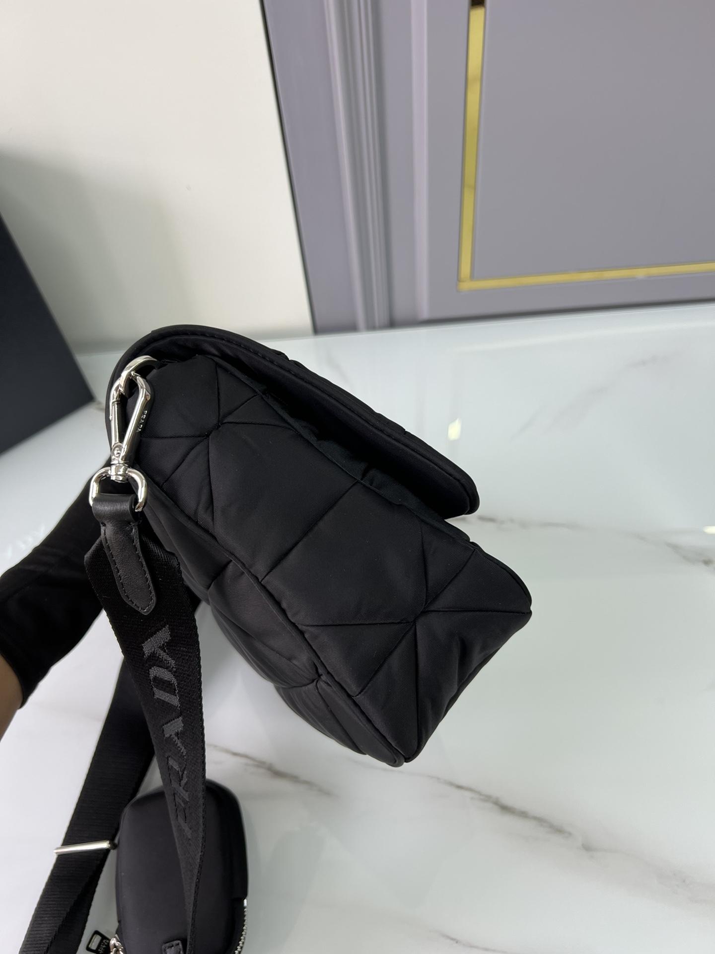 P R A D A Prada Padded Re-Nylon Shoulder 레플리카 11번 이미지 - Bag | 세미샵 레플리카 사이트
