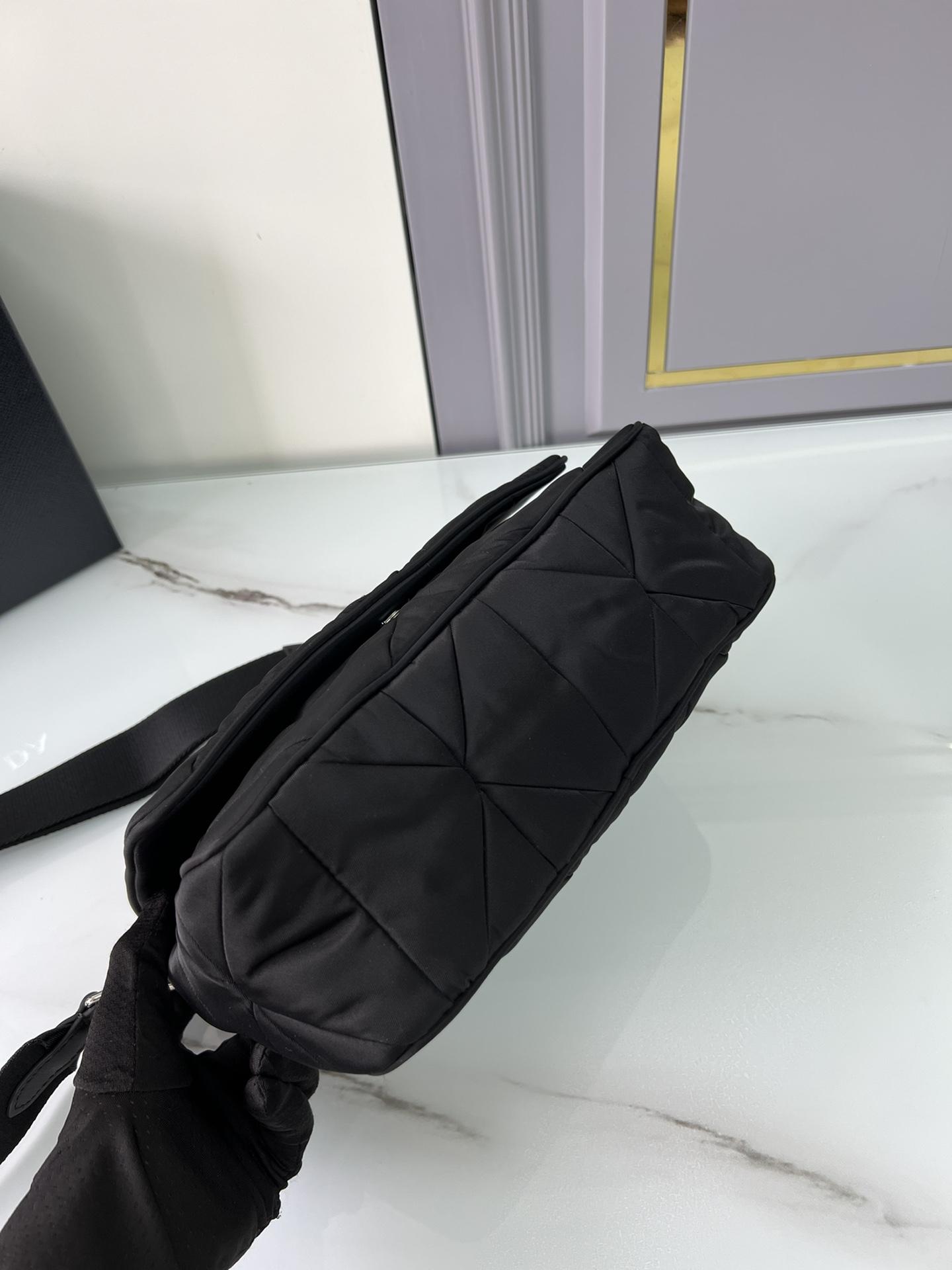 P R A D A Prada Padded Re-Nylon Shoulder 레플리카 12번 이미지 - Bag | 세미샵 레플리카 사이트