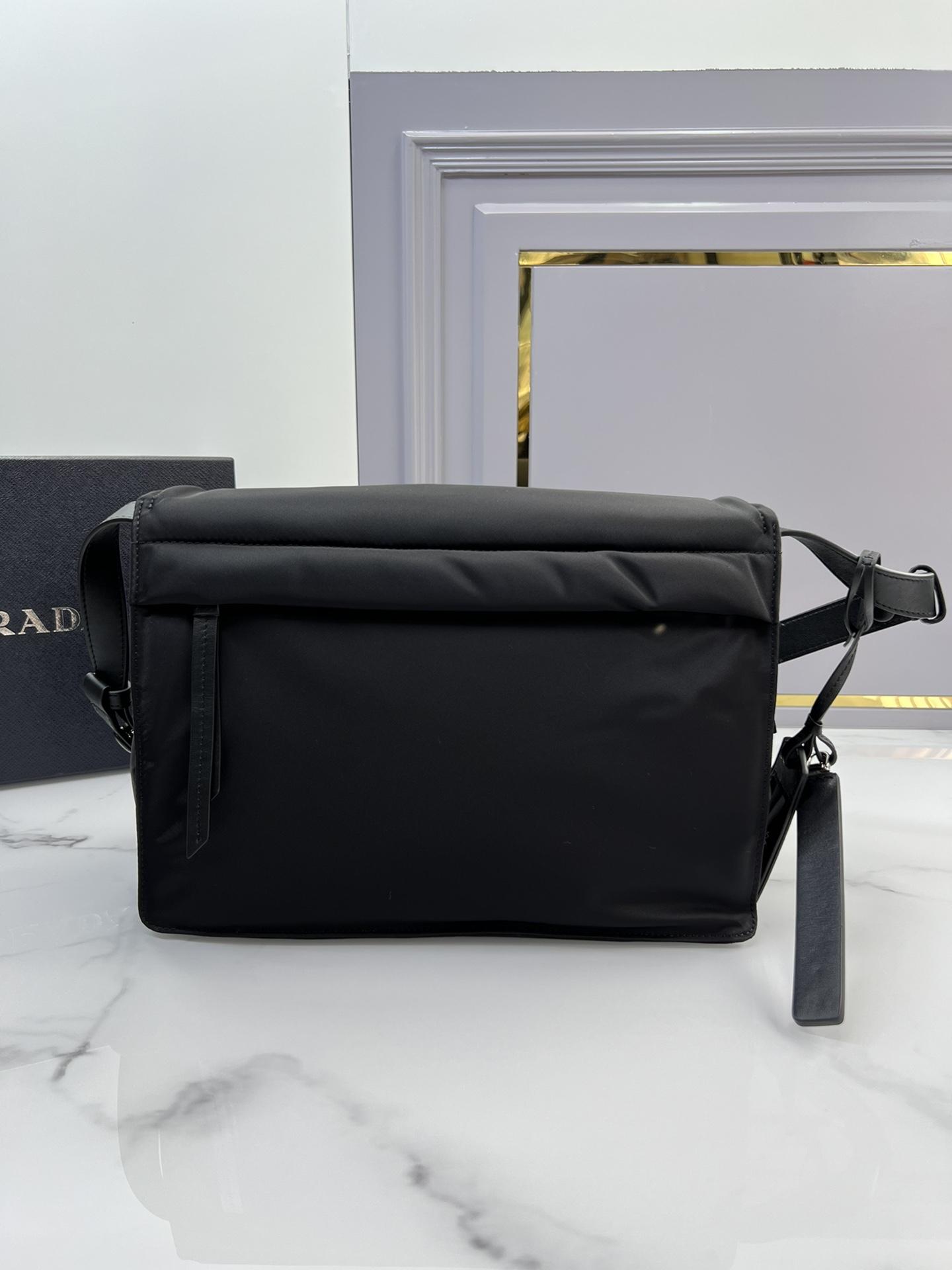 P R A D A Prada Padded Re - Nylon Shoulder 레플리카 2번 이미지 - Bag | 세미샵 레플리카 사이트