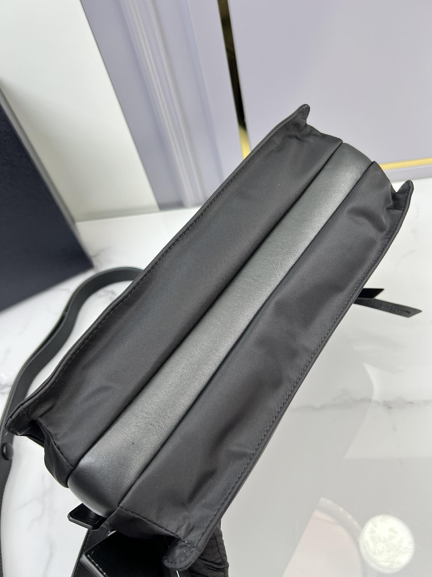 P R A D A Prada Padded Re - Nylon Shoulder 레플리카 4번 이미지 - Bag | 세미샵 레플리카 사이트