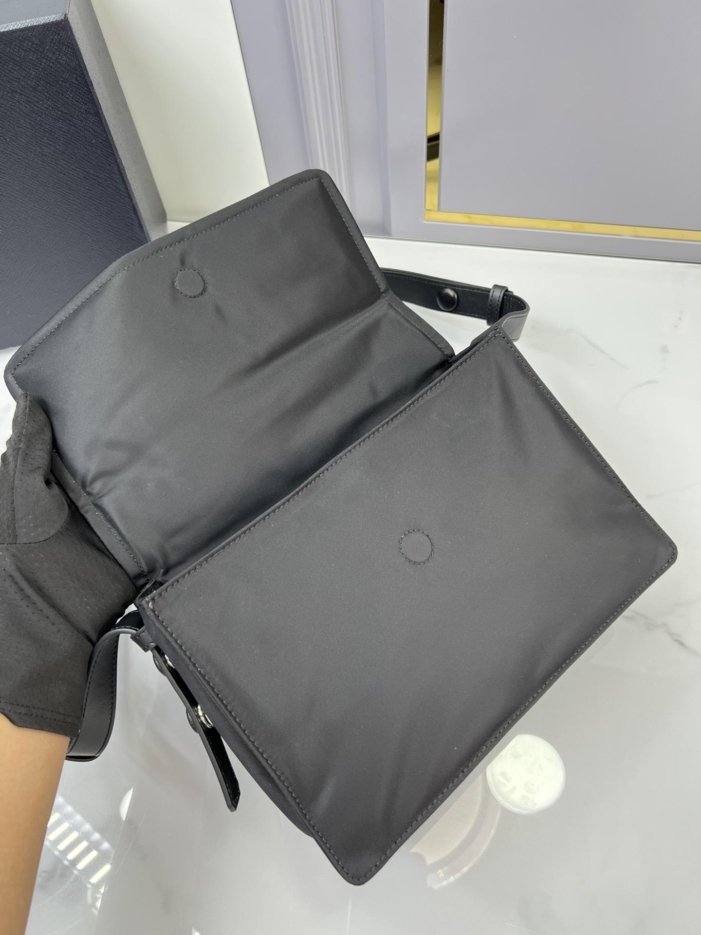 P R A D A Prada Padded Re - Nylon Shoulder 레플리카 22번 이미지 - Bag | 세미샵 레플리카 사이트