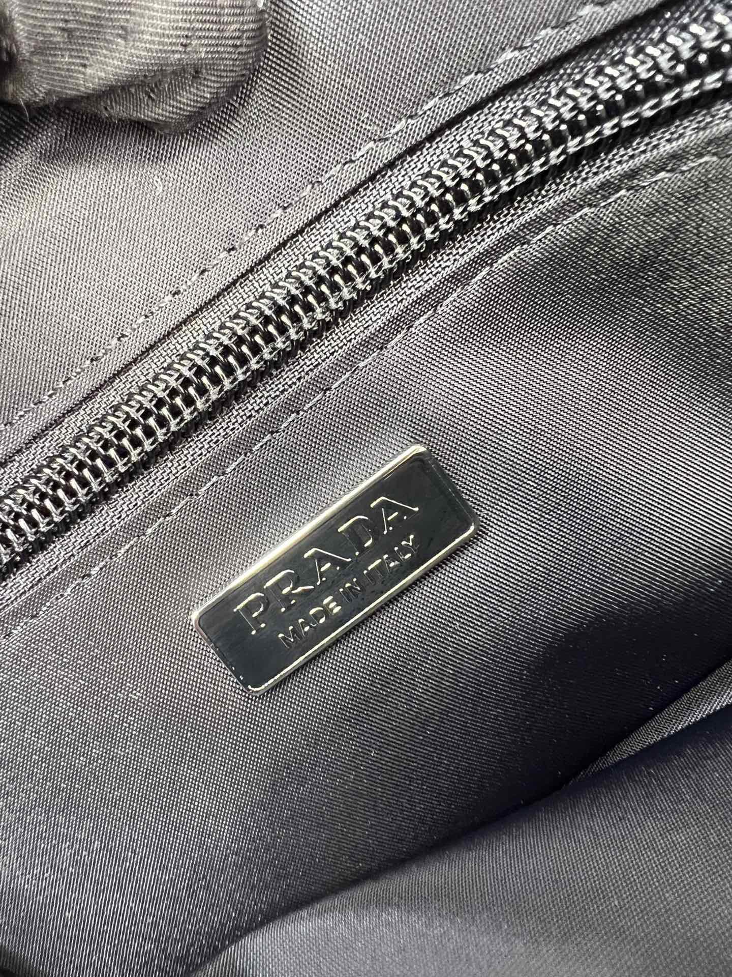 P R A D A Prada Padded Re - Nylon Shoulder 레플리카 24번 이미지 - Bag | 세미샵 레플리카 사이트