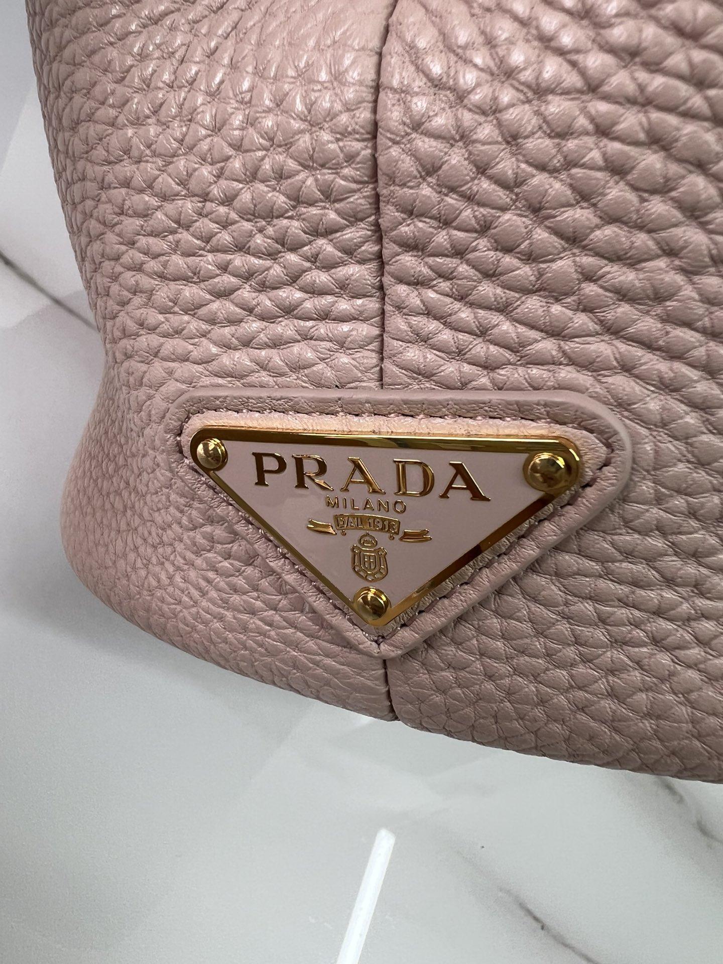 P R A D A Prada Perforate Logo Leather Tote 레플리카 14번 이미지 - Bag | 세미샵 레플리카 사이트