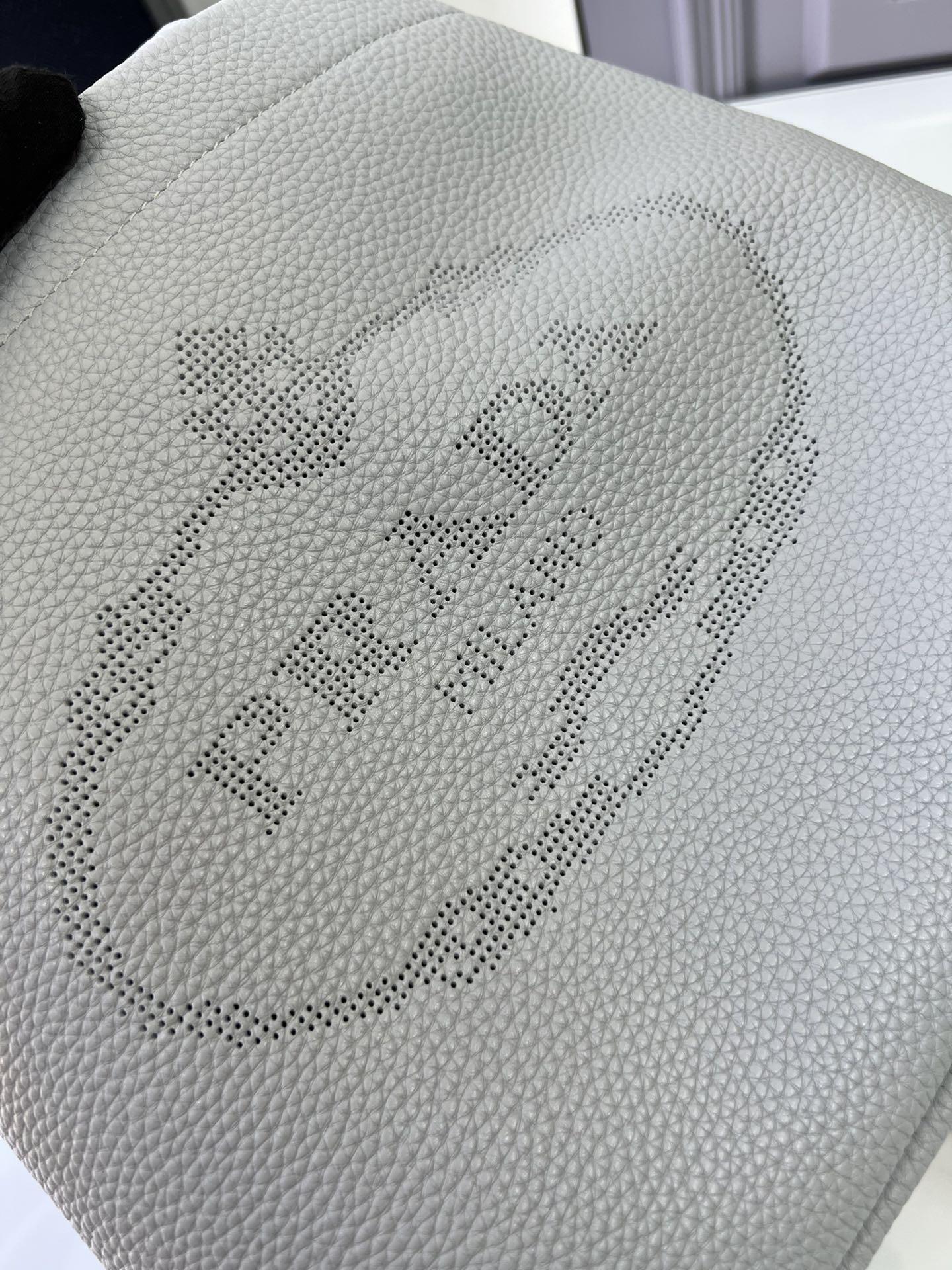 P R A D A Prada Perforate Logo Leather Tote 레플리카 21번 이미지 - Bag | 세미샵 레플리카 사이트