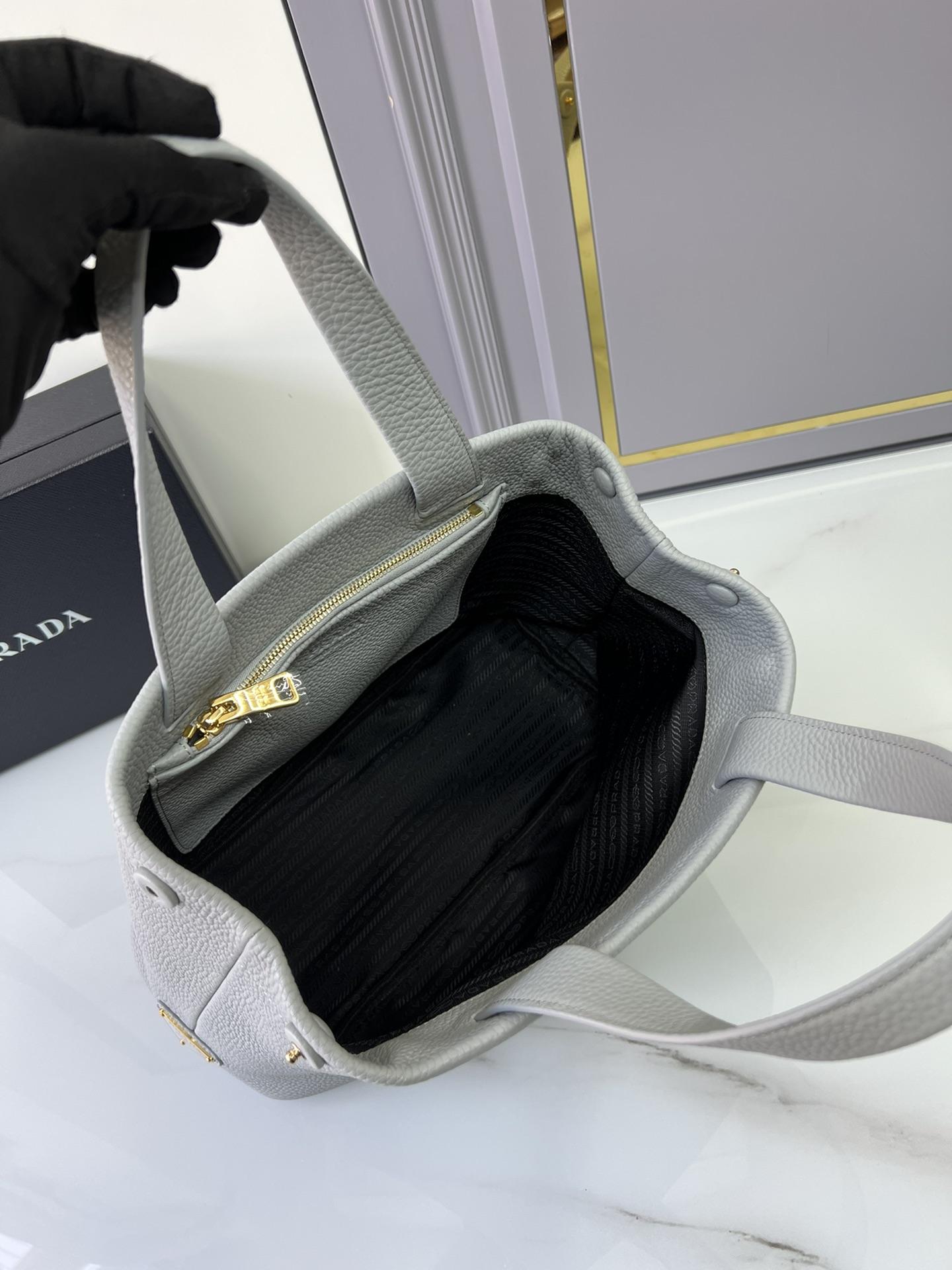 P R A D A Prada Perforate Logo Leather Tote 레플리카 23번 이미지 - Bag | 세미샵 레플리카 사이트