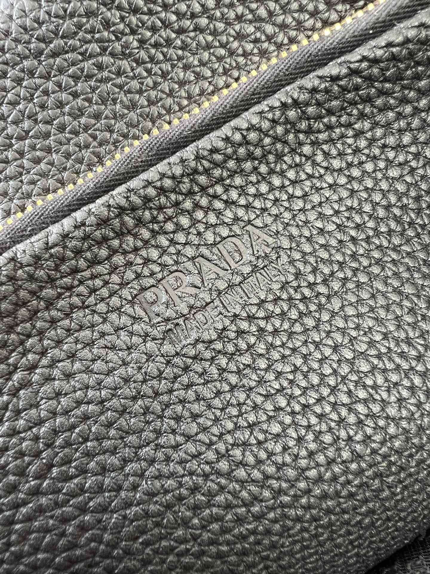 P R A D A Prada Perforate Logo Leather Tote 레플리카 32번 이미지 - Bag | 세미샵 레플리카 사이트