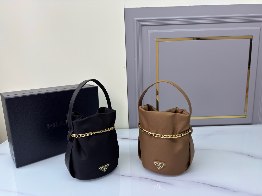 P R A D A Prada Petit Sac Noir Re-Nylon Bucket 레플리카 1번 이미지 - Bag | 세미샵 레플리카 사이트