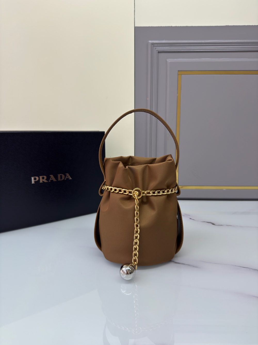 P R A D A Prada Petit Sac Noir Re-Nylon Bucket 레플리카 3번 이미지 - Bag | 세미샵 레플리카 사이트