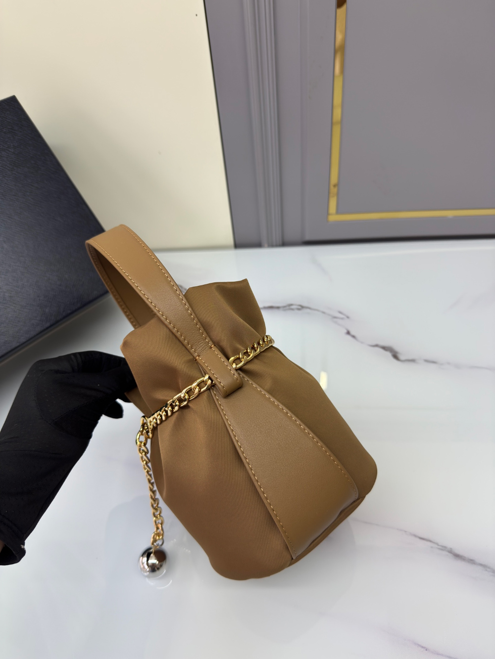 P R A D A Prada Petit Sac Noir Re-Nylon Bucket 레플리카 4번 이미지 - Bag | 세미샵 레플리카 사이트