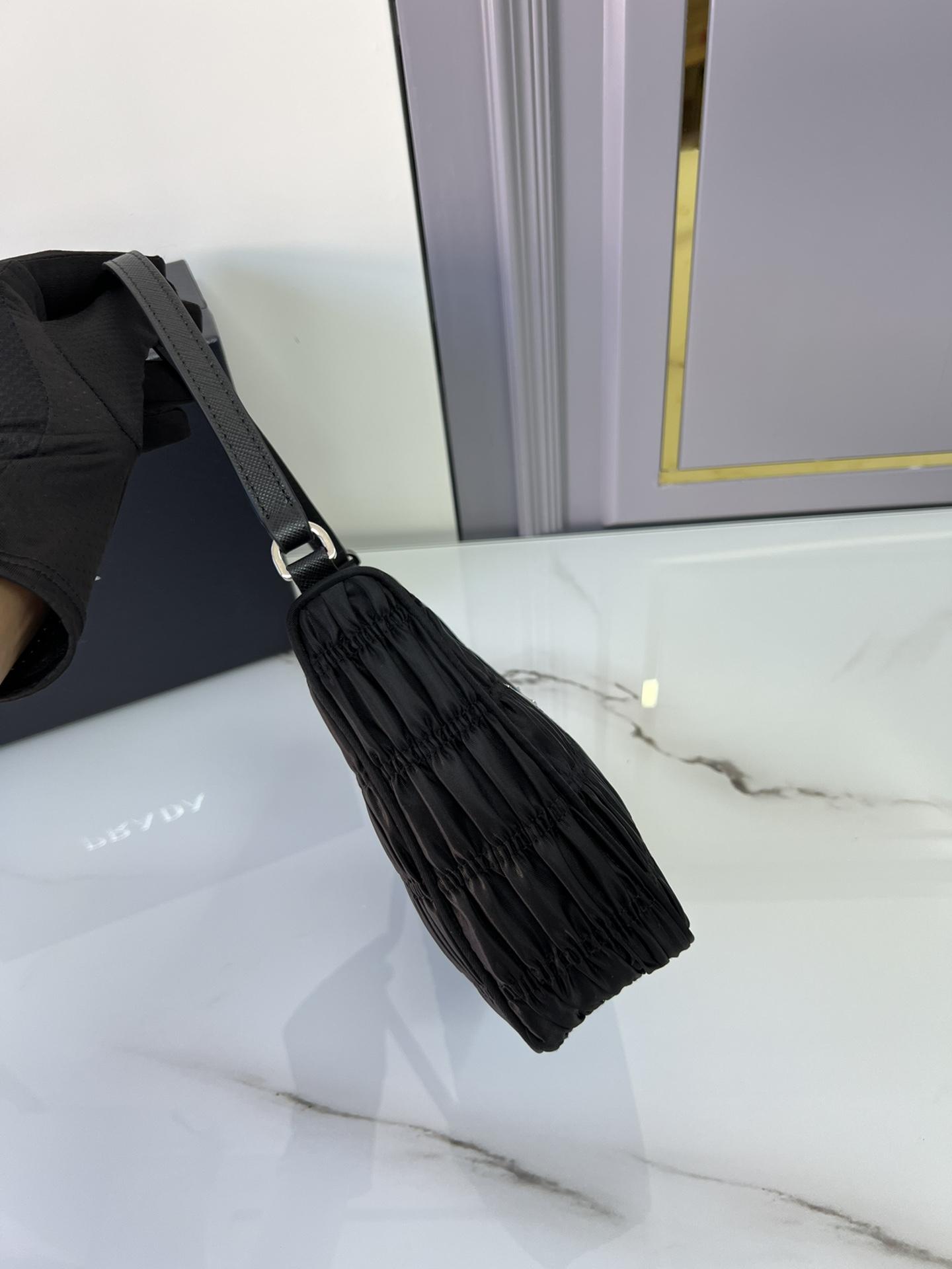 P R A D A Prada Re-Edition 2000 Hobo 레플리카 14번 이미지 - Bag | 세미샵 레플리카 사이트