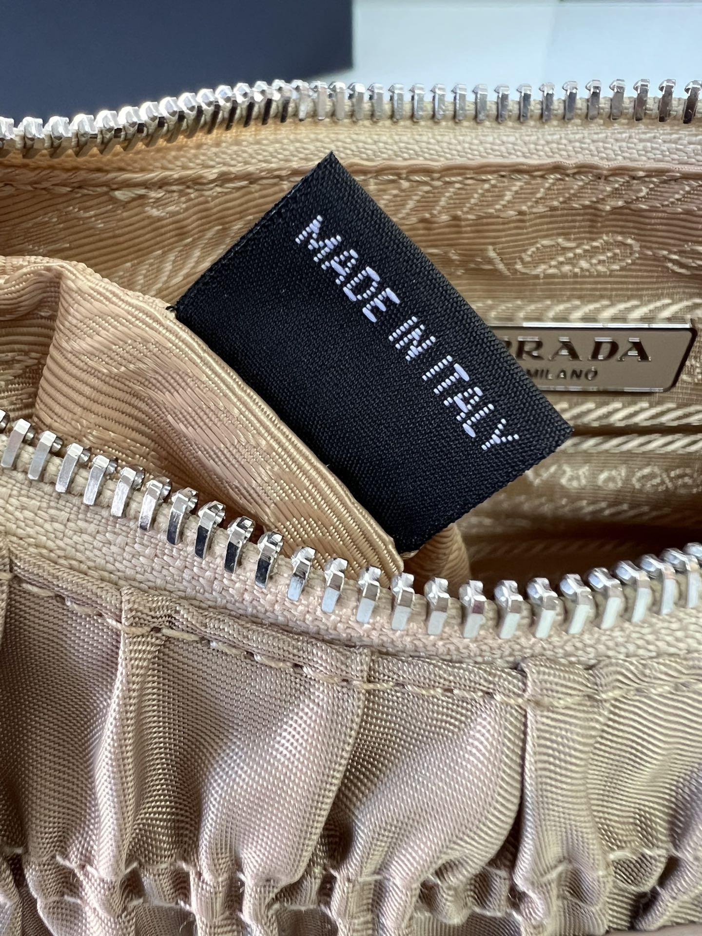 P R A D A Prada Re-Edition 2000 Hobo 레플리카 11번 이미지 - Bag | 세미샵 레플리카 사이트