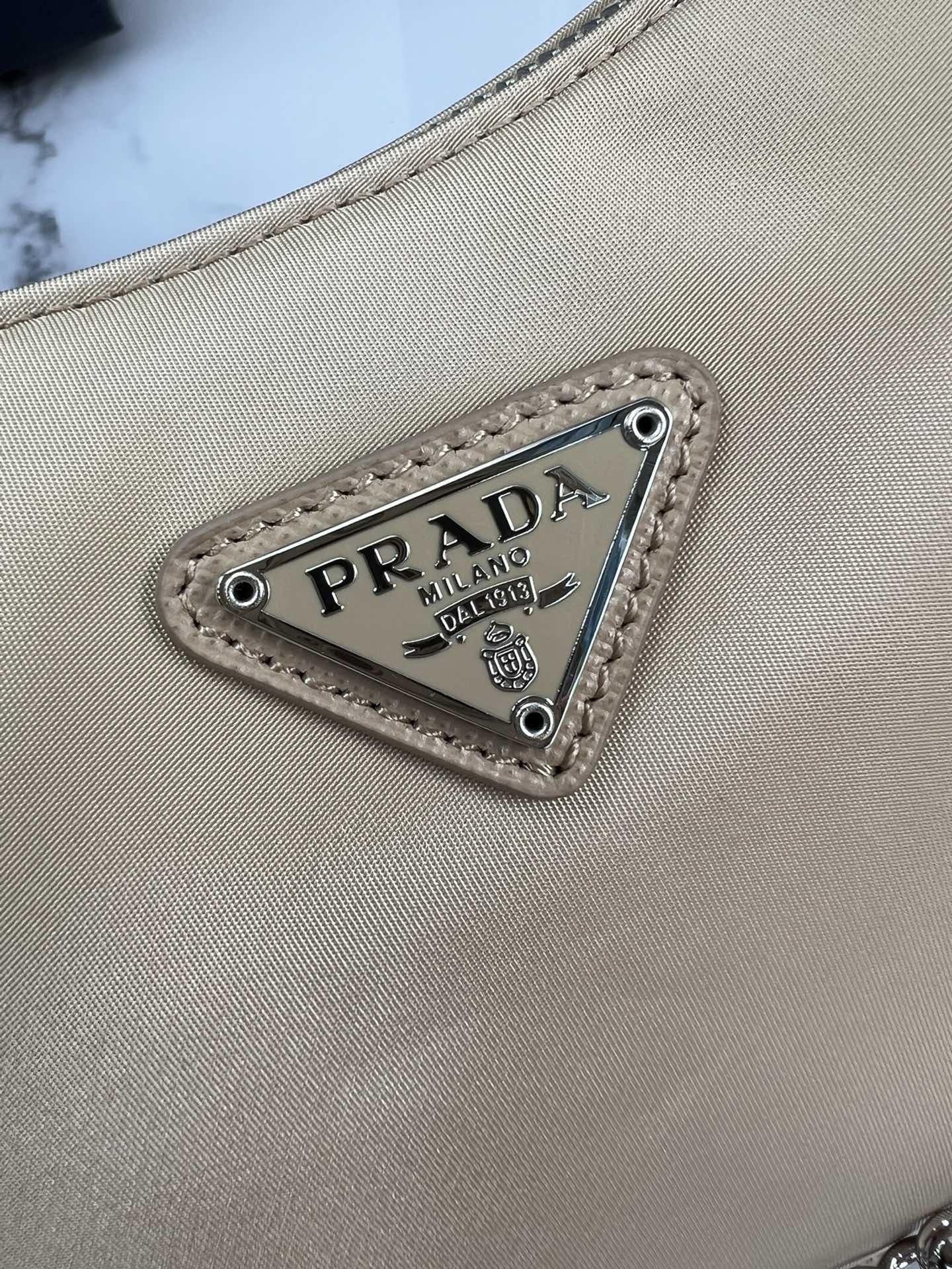 P R A D A Prada Re-Edition 2005 Nylon Hobo 레플리카 11번 이미지 - Bag | 세미샵 레플리카 사이트