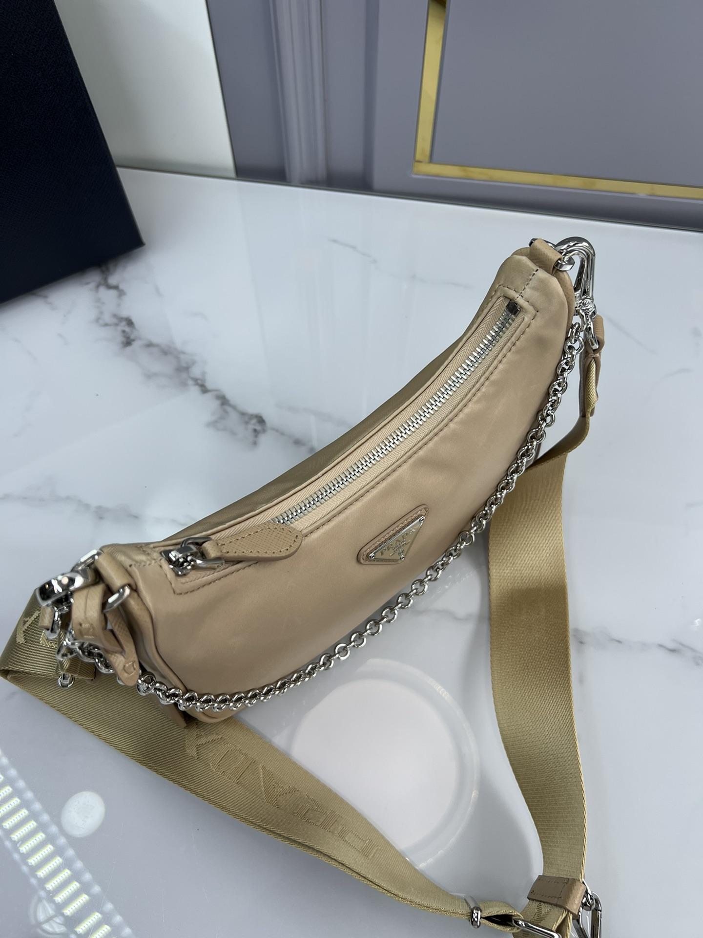 P R A D A Prada Re-Edition 2005 Nylon Hobo 레플리카 12번 이미지 - Bag | 세미샵 레플리카 사이트