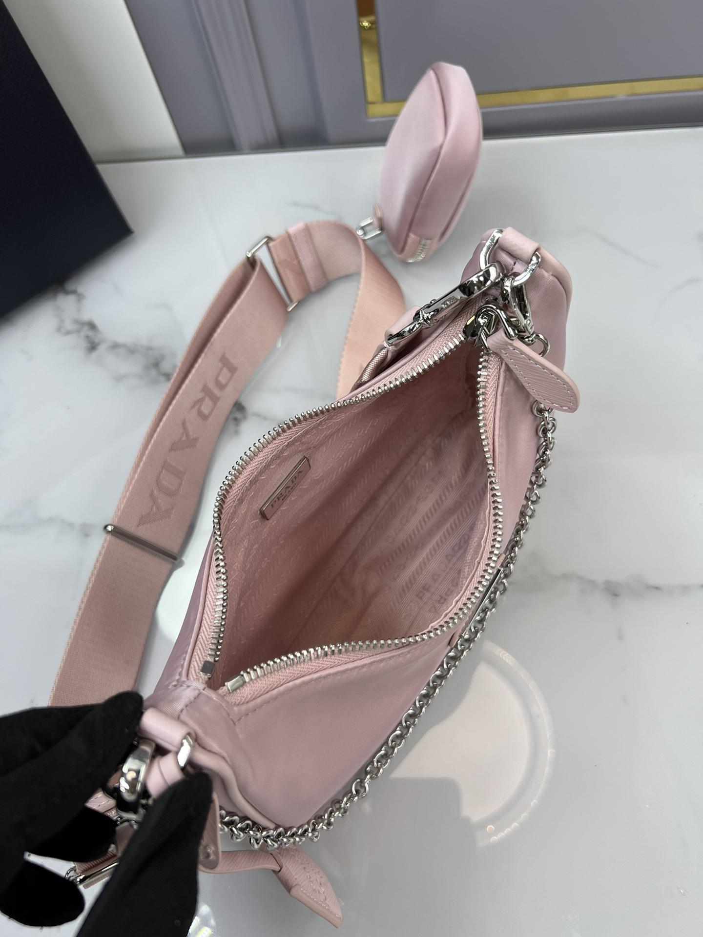 P R A D A Prada Re-Edition 2005 Nylon Hobo 레플리카 21번 이미지 - Bag | 세미샵 레플리카 사이트