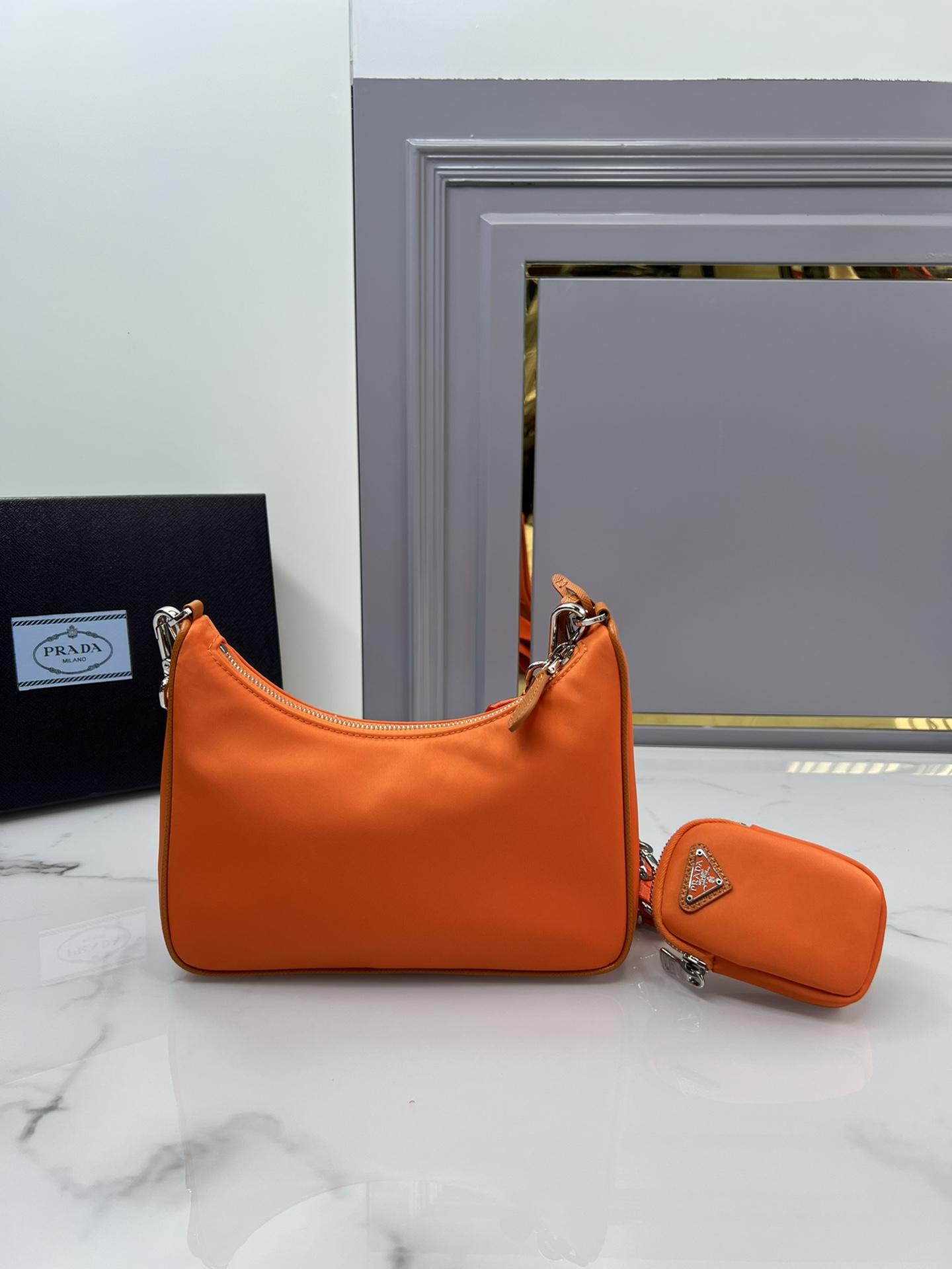 P R A D A Prada Re-Edition 2005 Nylon Hobo 레플리카 24번 이미지 - Bag | 세미샵 레플리카 사이트