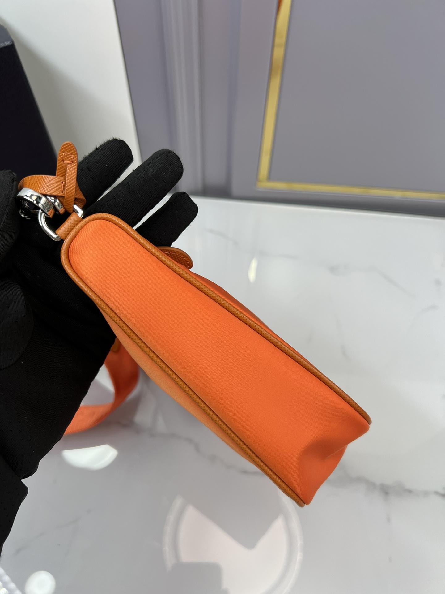 P R A D A Prada Re-Edition 2005 Nylon Hobo 레플리카 25번 이미지 - Bag | 세미샵 레플리카 사이트